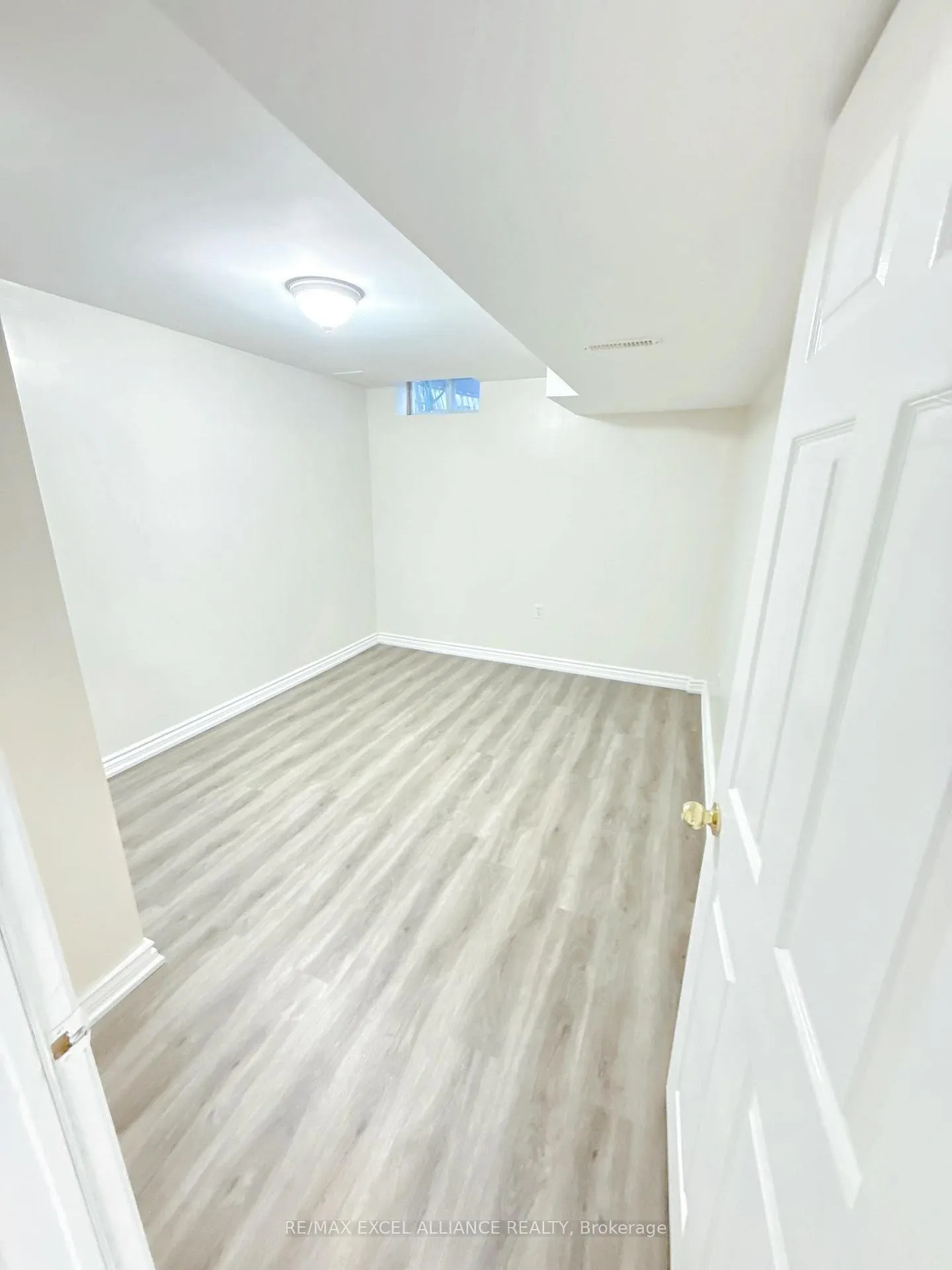 Photo 9 of Unit Bsmt, 154 Mary Pearson Drive, Markham, Middlefield — HOMEH