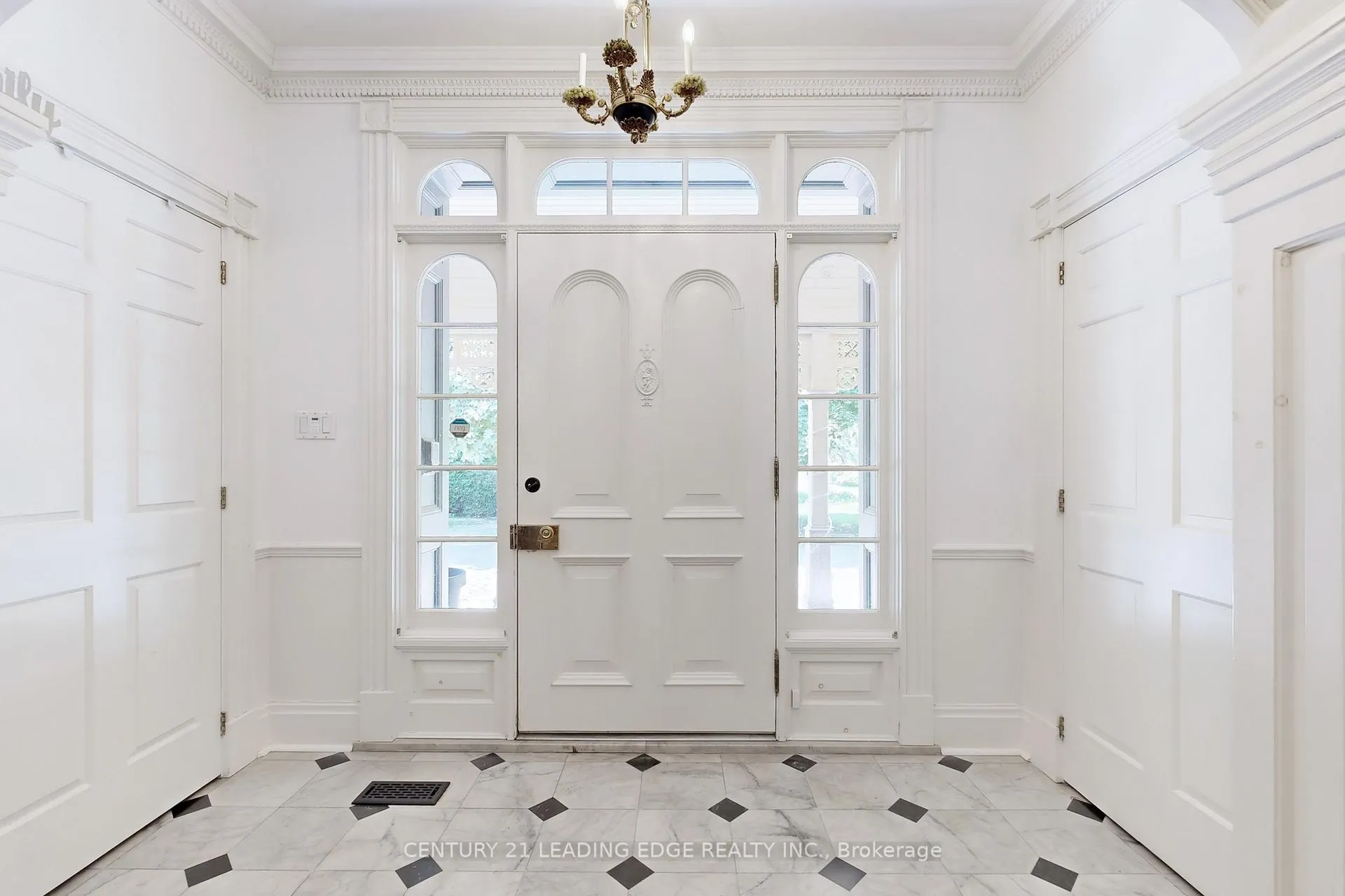 Photo 6 of 18 Ridgevale Drive, Markham, Box Grove — HOMEH