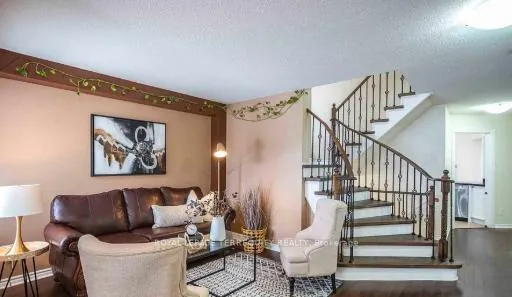 Photo 5 of 1633 Sherbrook Drive, Oshawa, Samac — HOMEH