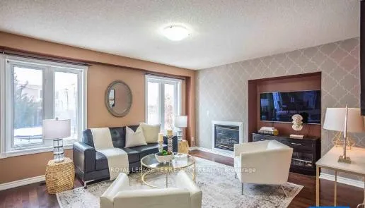Photo 6 of 1633 Sherbrook Drive, Oshawa, Samac — HOMEH