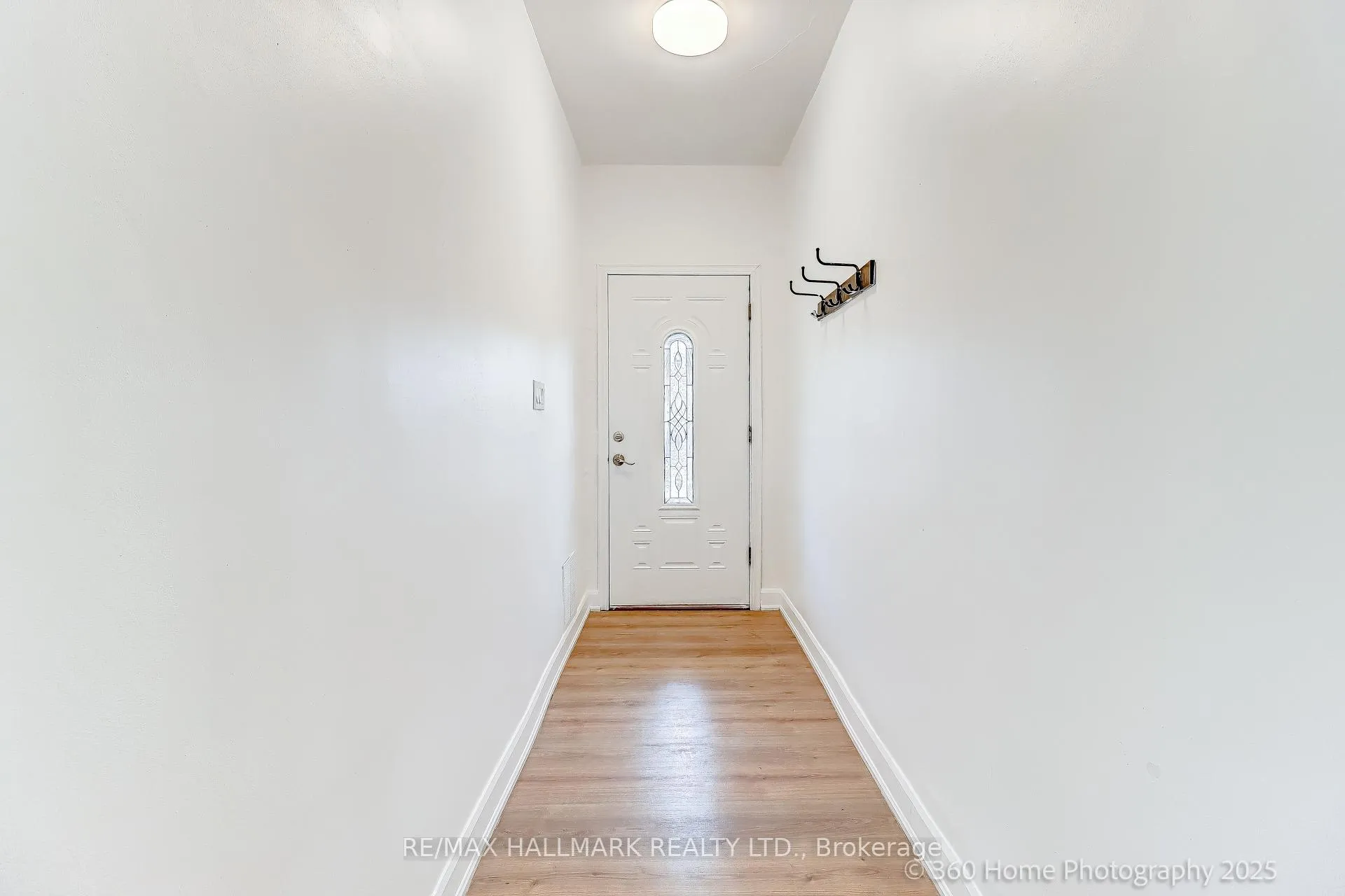 Photo 4 of 18 Conway Avenue, Toronto, Oakwood Village — HOMEH