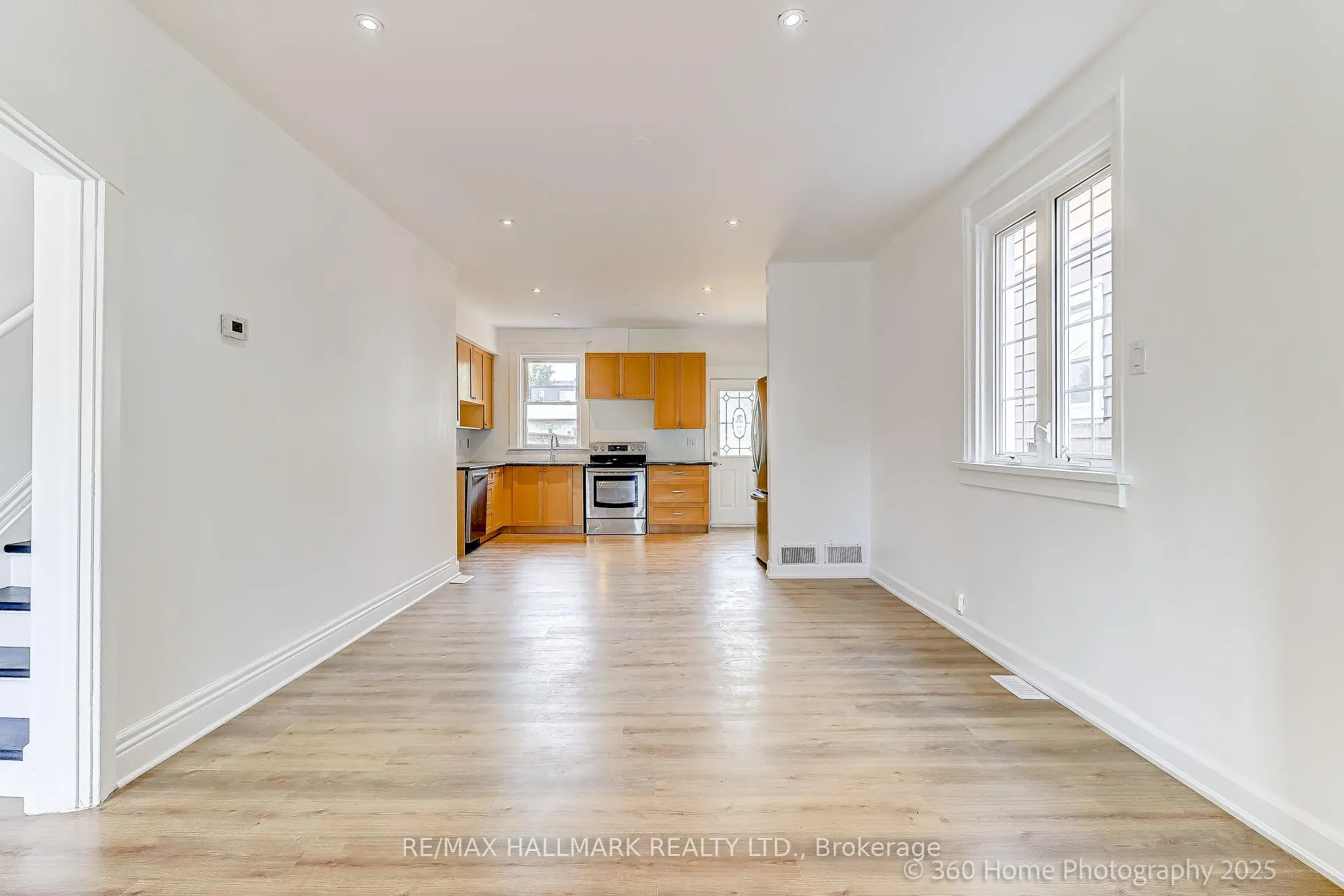 Photo 8 of 18 Conway Avenue, Toronto, Oakwood Village — HOMEH