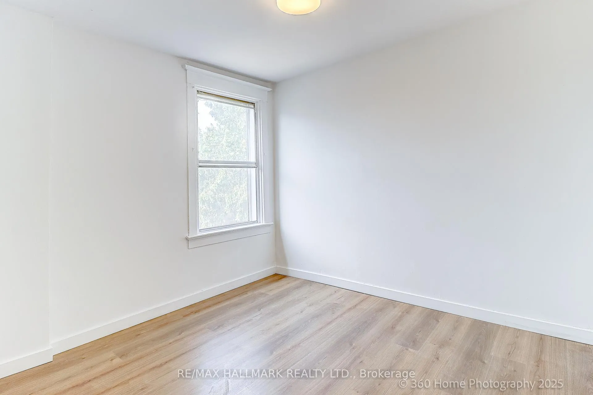 Photo 21 of 18 Conway Avenue, Toronto, Oakwood Village — HOMEH