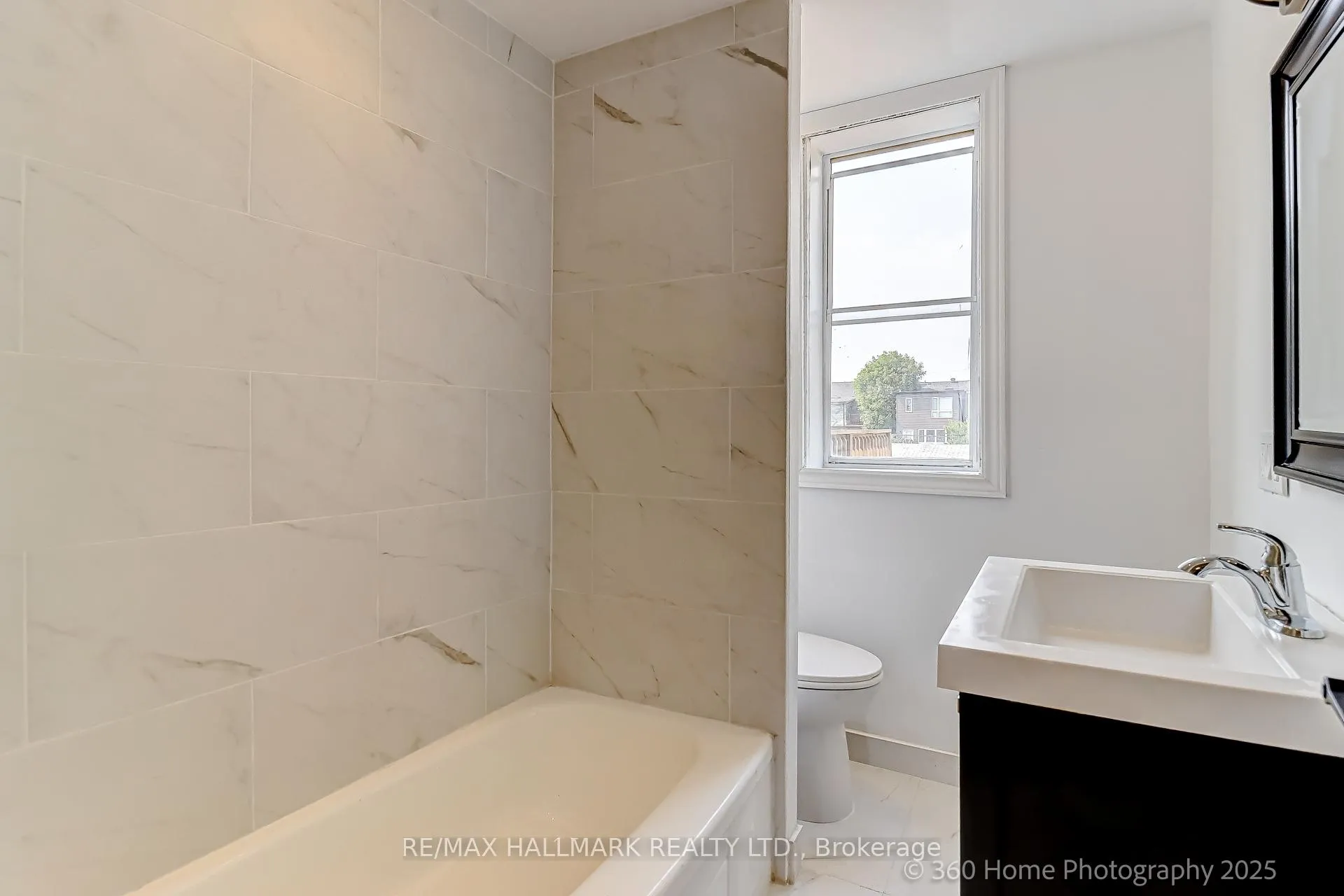 Photo 23 of 18 Conway Avenue, Toronto, Oakwood Village — HOMEH