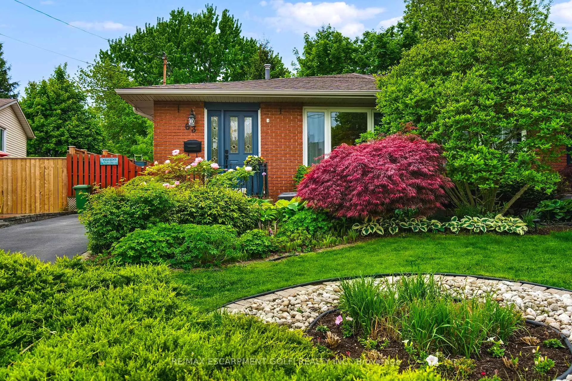 Photo 1 of 63 Elora Drive, Hamilton, Fessenden — HOMEH