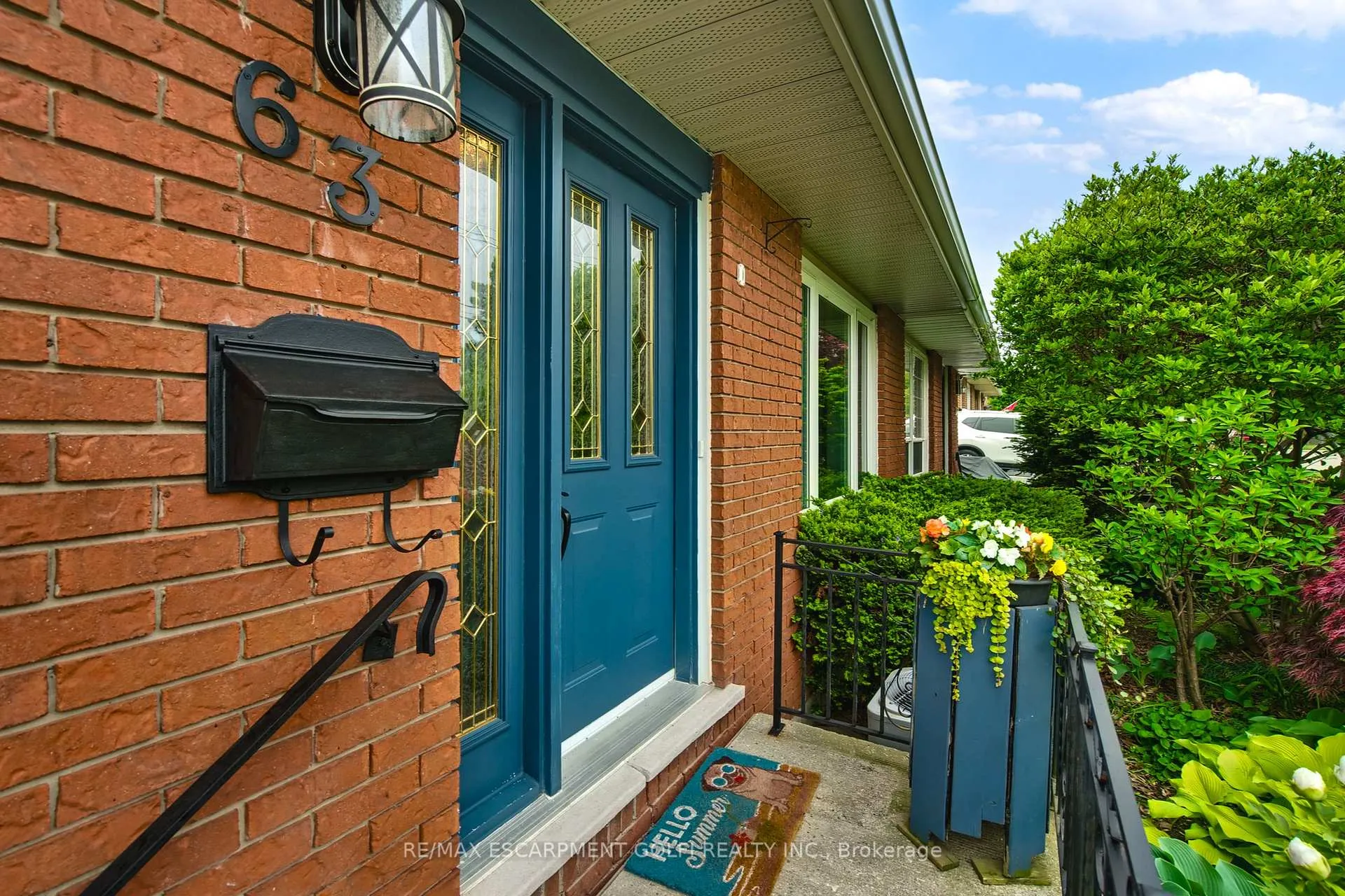 Photo 3 of 63 Elora Drive, Hamilton, Fessenden — HOMEH