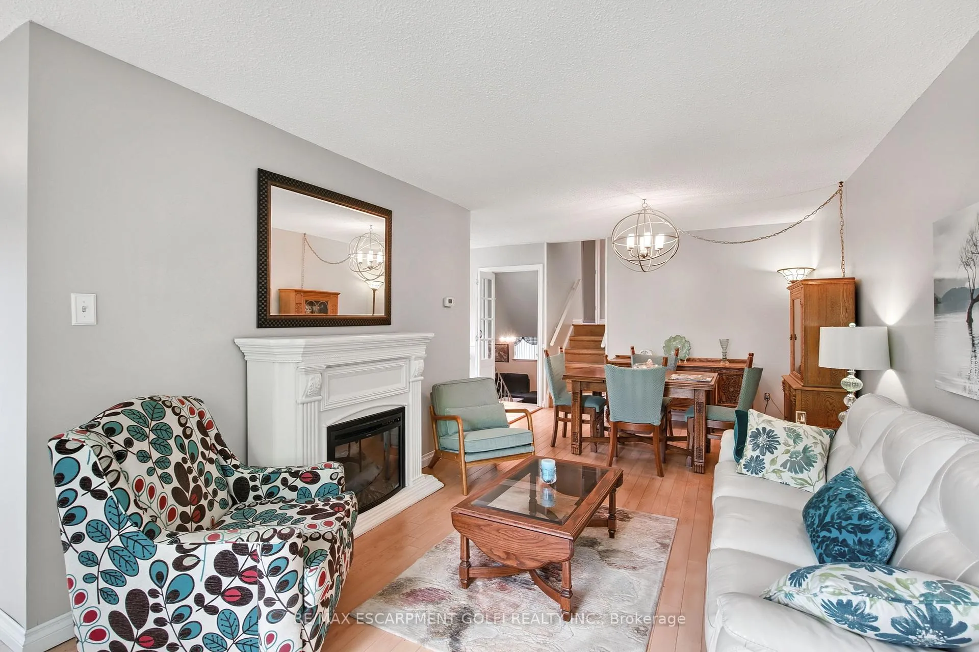 Photo 4 of 63 Elora Drive, Hamilton, Fessenden — HOMEH