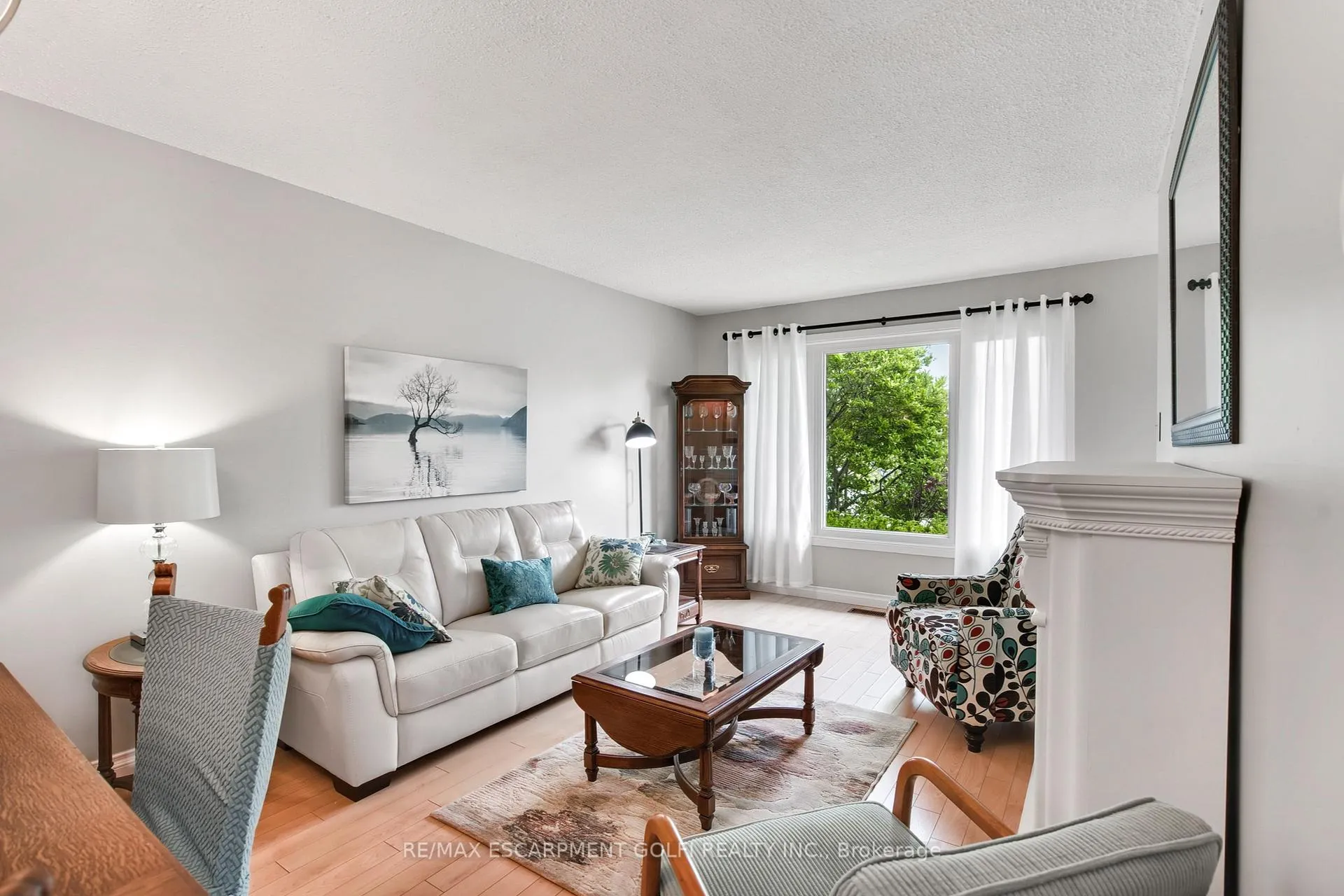 Photo 5 of 63 Elora Drive, Hamilton, Fessenden — HOMEH