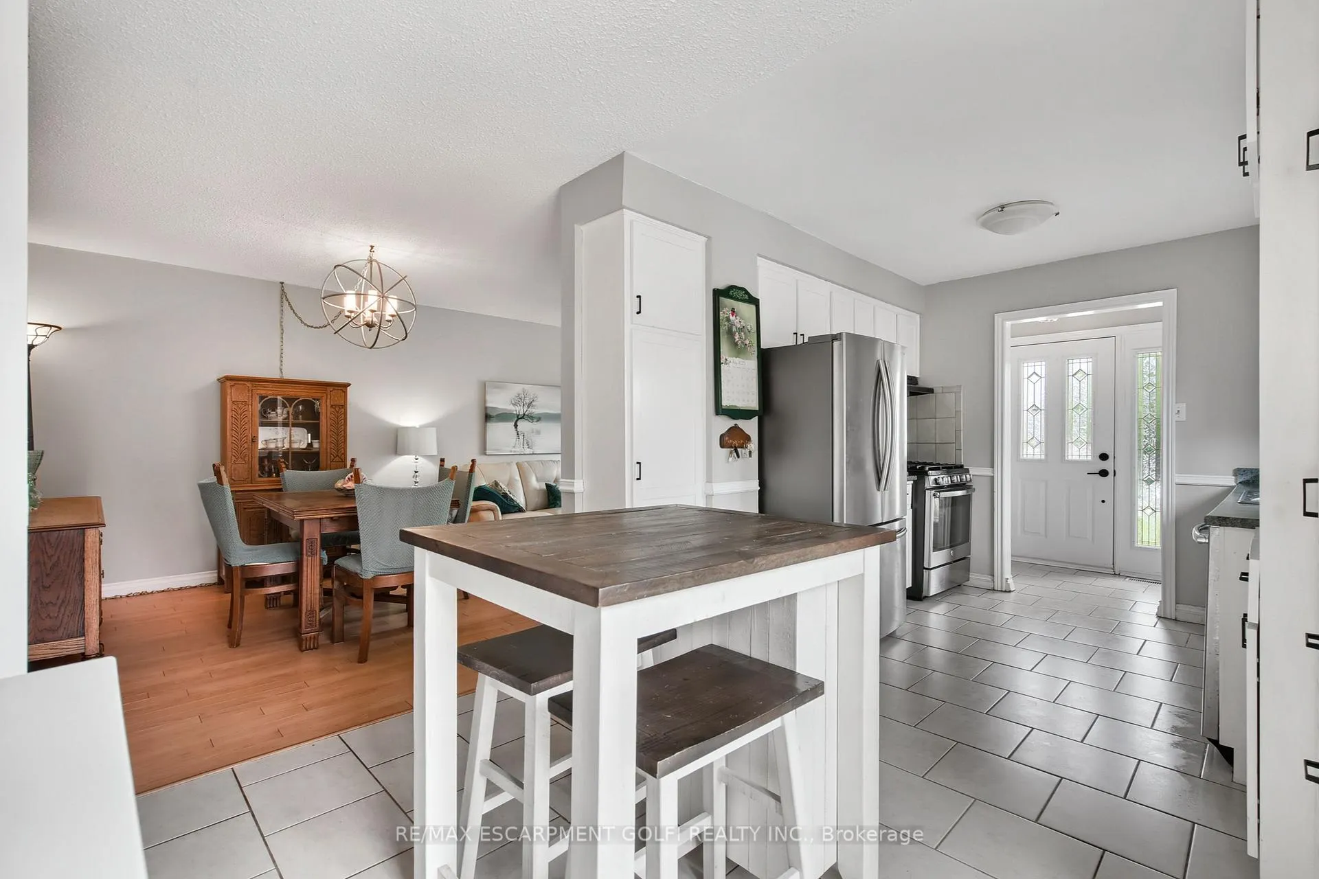 Photo 8 of 63 Elora Drive, Hamilton, Fessenden — HOMEH