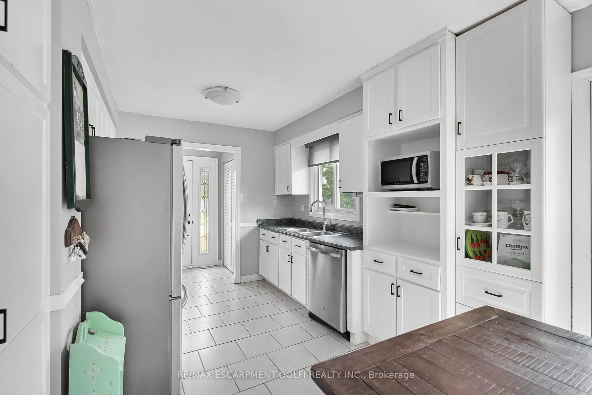 Photo 9 of 63 Elora Drive, Hamilton, Fessenden — HOMEH