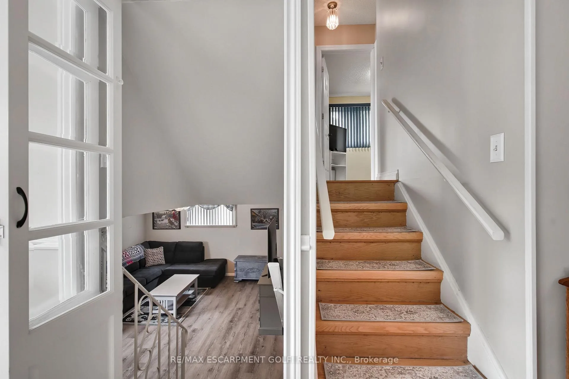 Photo 11 of 63 Elora Drive, Hamilton, Fessenden — HOMEH