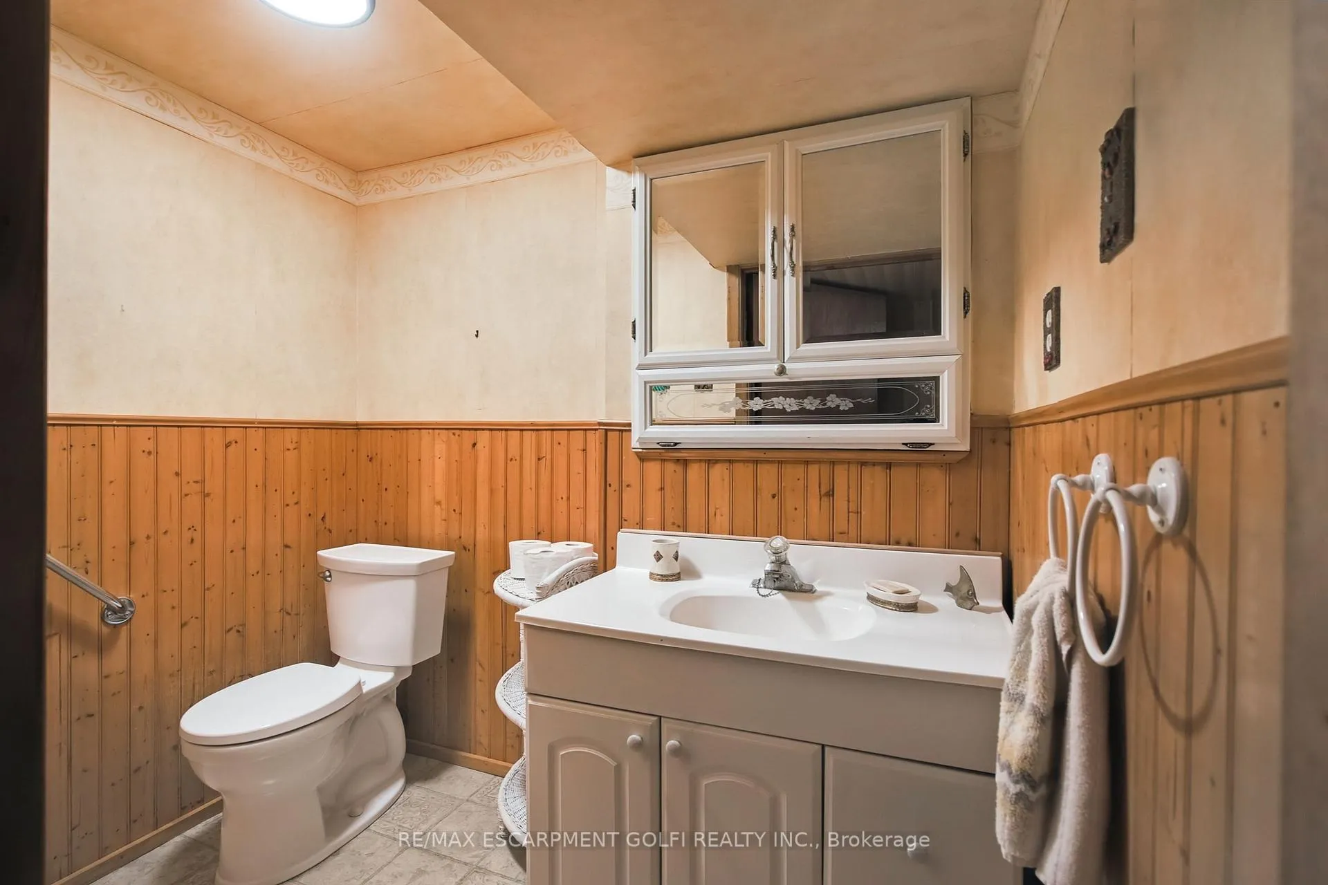 Photo 25 of 63 Elora Drive, Hamilton, Fessenden — HOMEH