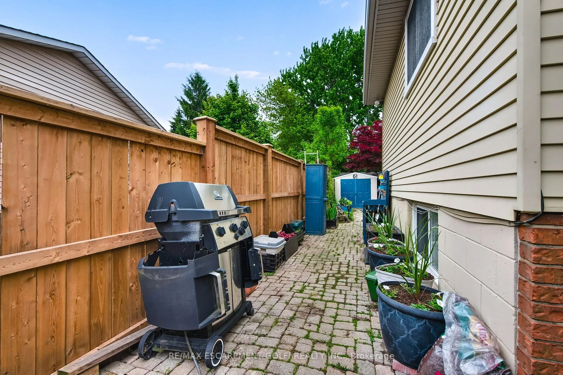 Photo 31 of 63 Elora Drive, Hamilton, Fessenden — HOMEH