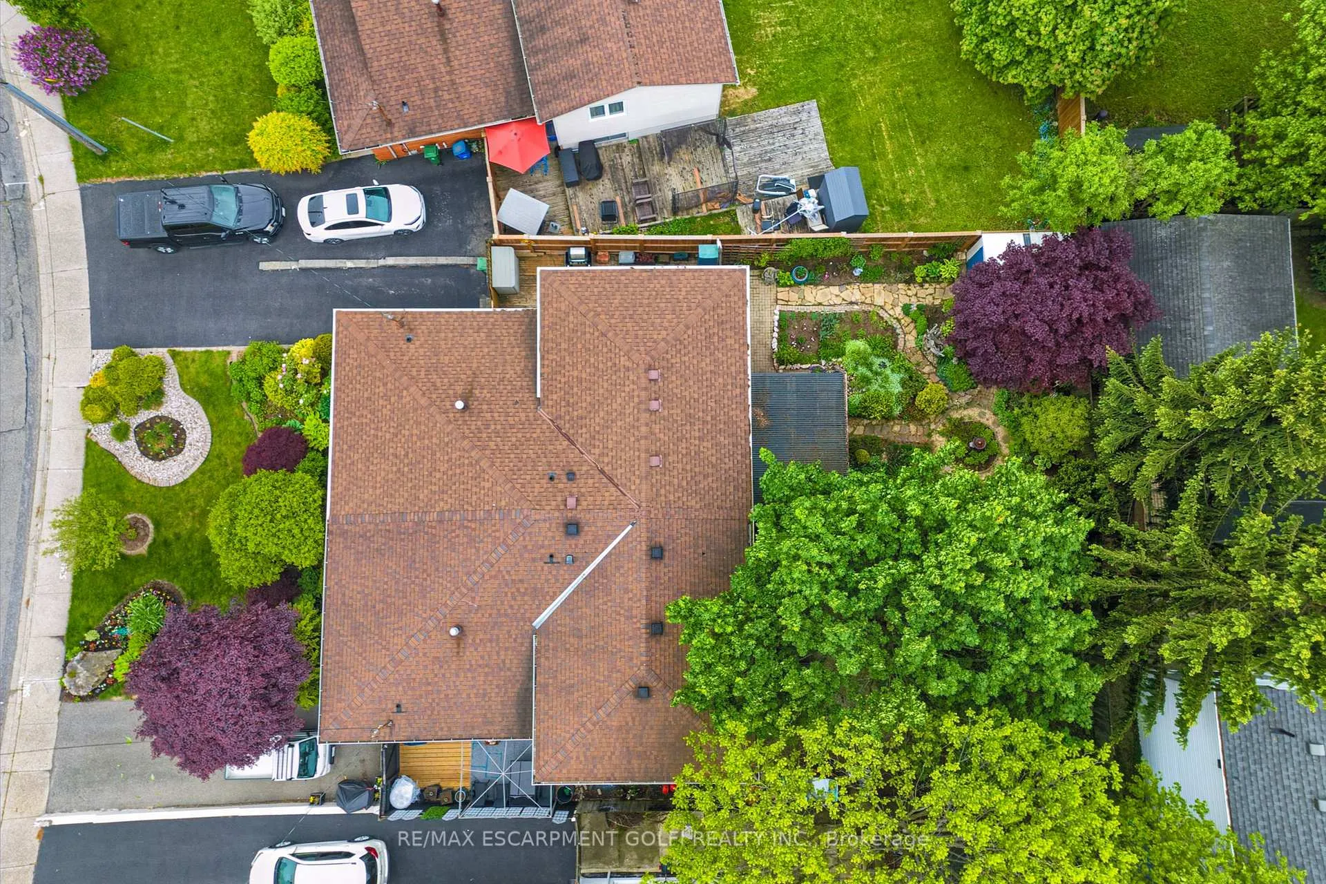 Photo 38 of 63 Elora Drive, Hamilton, Fessenden — HOMEH