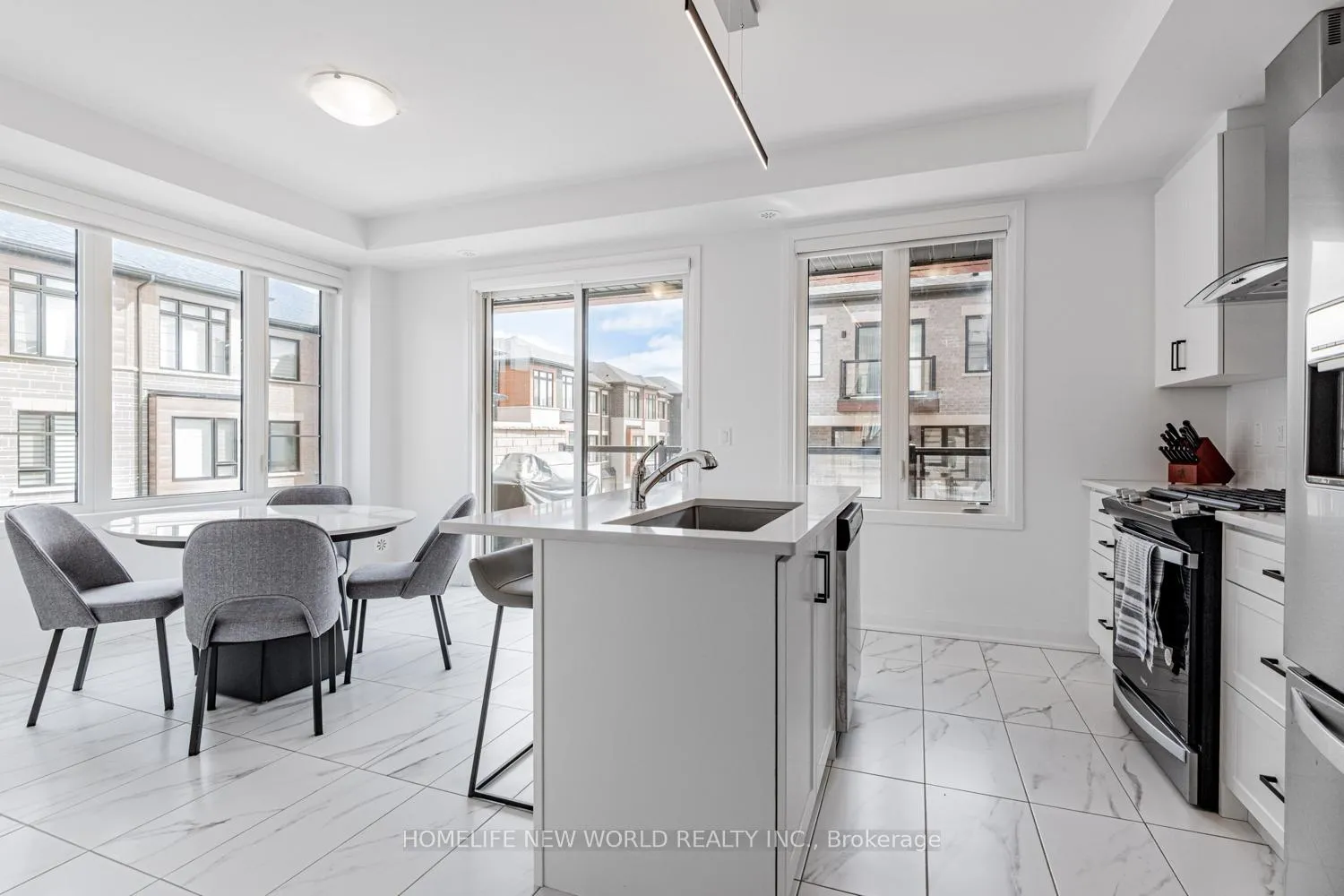 Photo 5 of 15 Arthur White Lane, Markham, Wismer — HOMEH