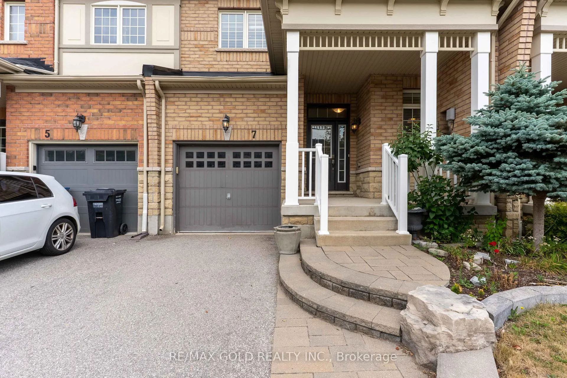 Photo 3 of 7 Mccardy Court, Caledon, Caledon East — HOMEH
