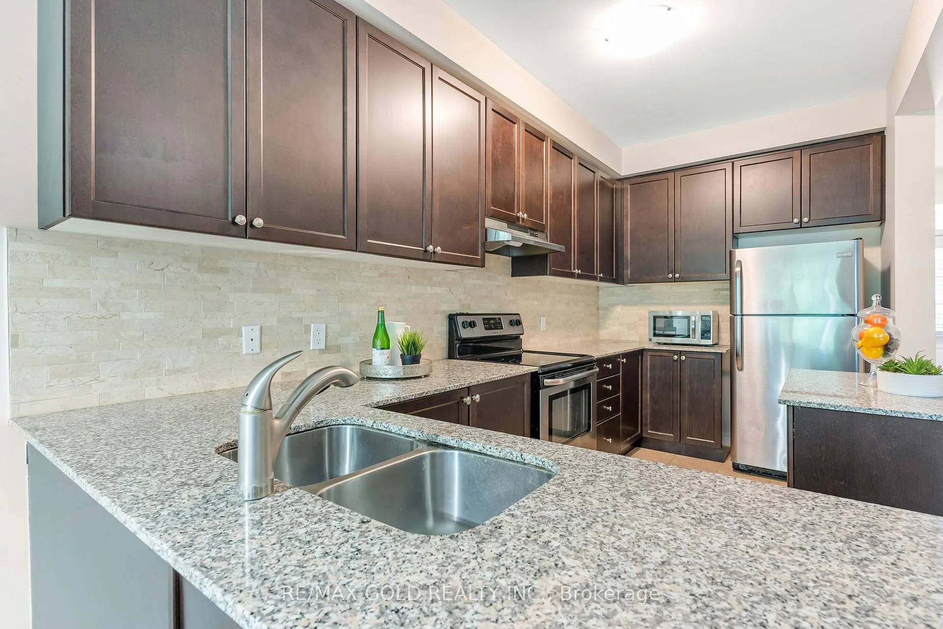 Photo 11 of 7 Mccardy Court, Caledon, Caledon East — HOMEH