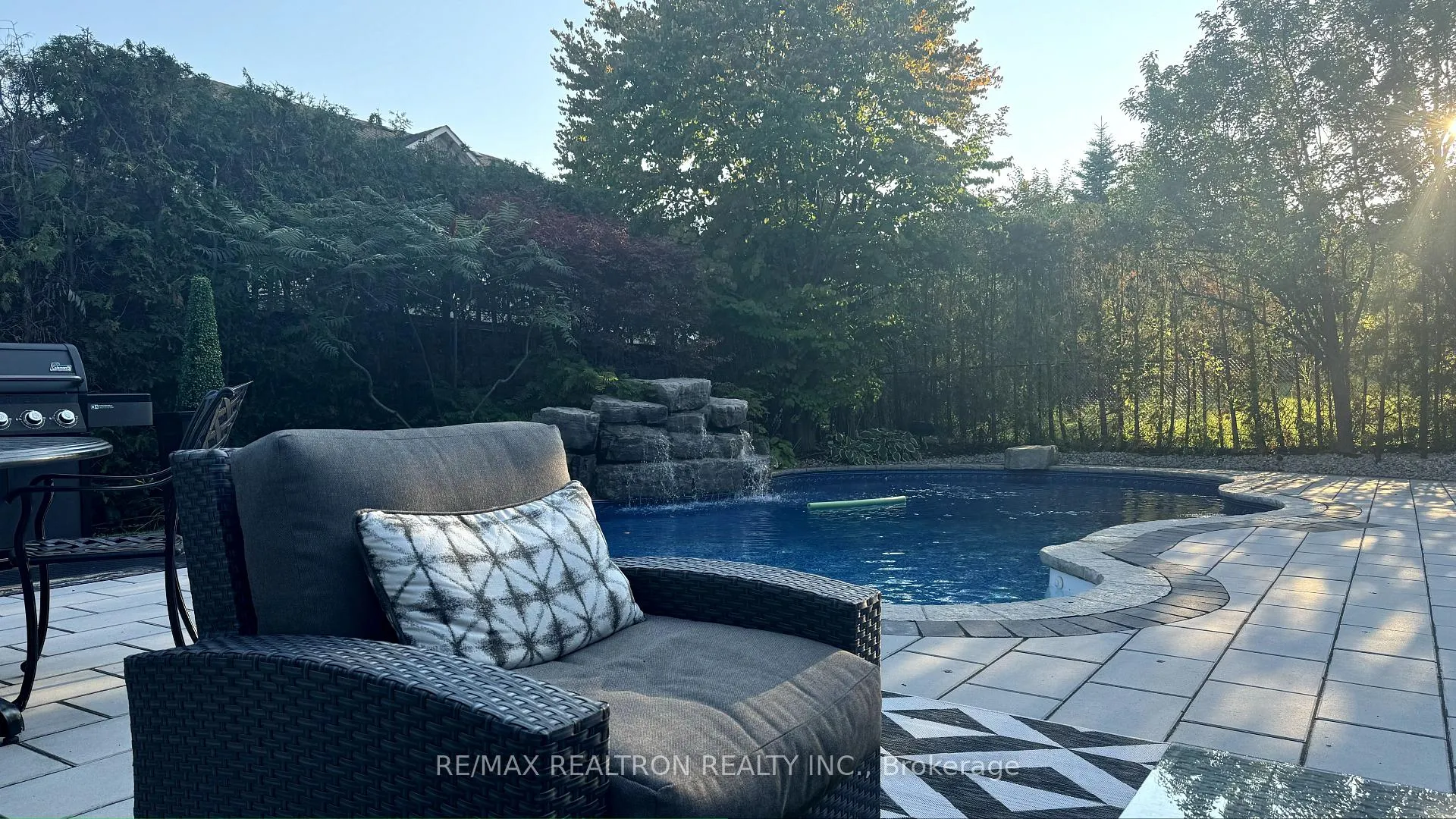 Photo 3 of 45 Duncton Wood Crescent, Aurora, Hills of St Andrew — HOMEH