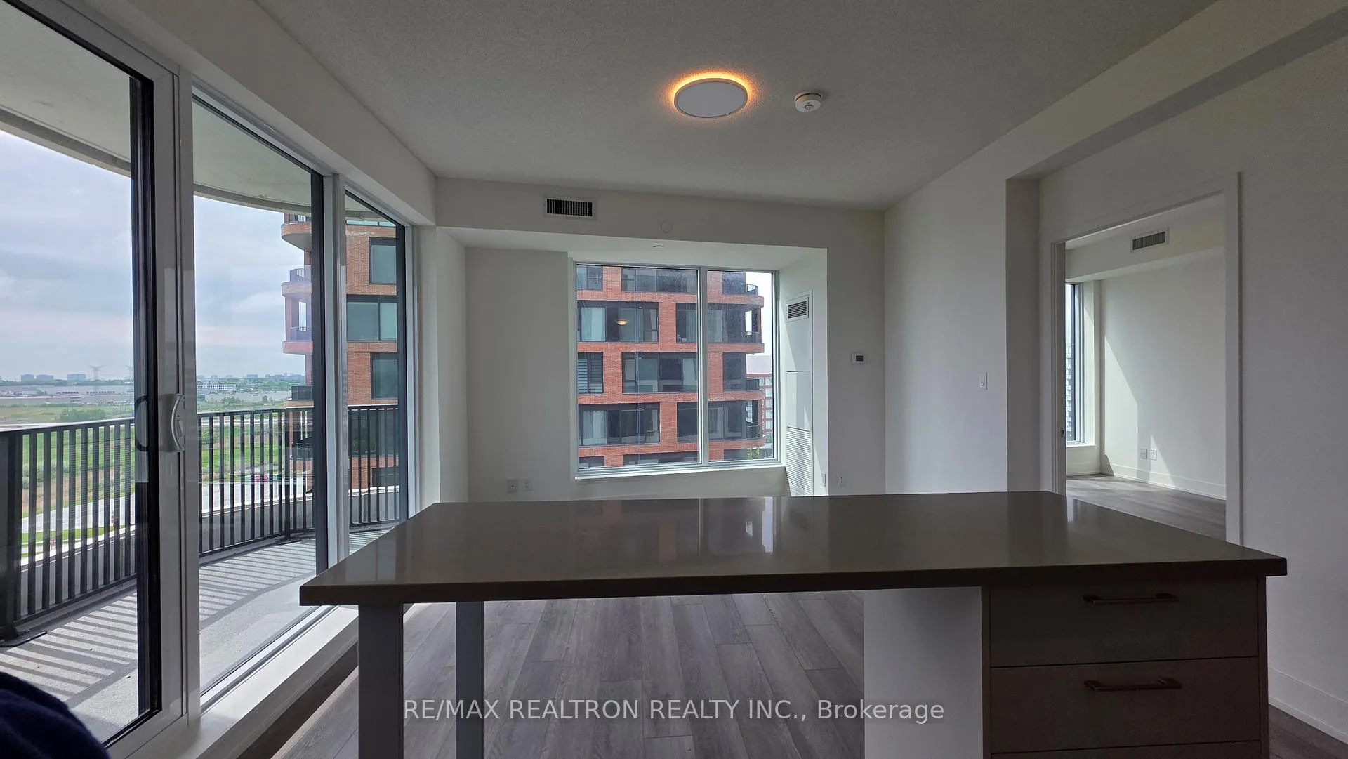 Photo 6 of Unit 1520, 56 Andre De Grasse Street, Markham, Unionville — HOMEH