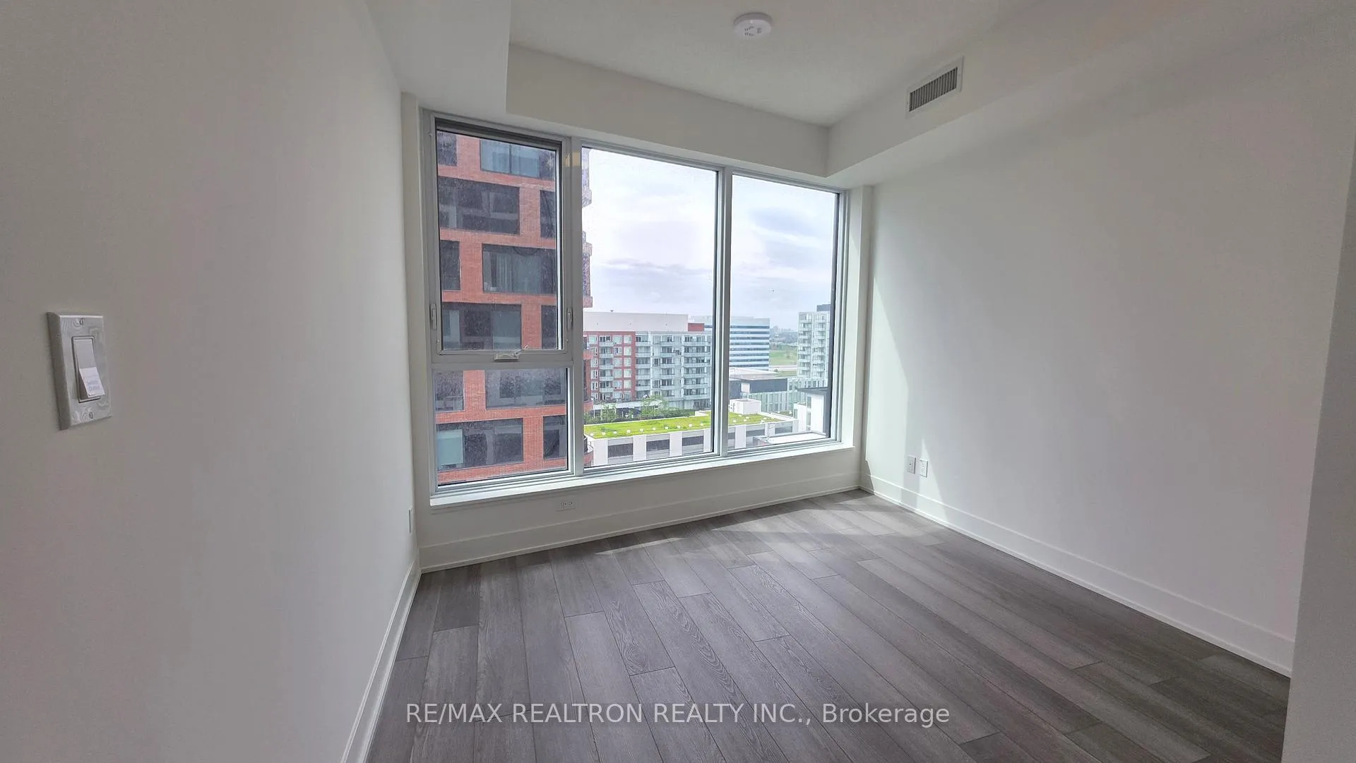 Photo 9 of Unit 1520, 56 Andre De Grasse Street, Markham, Unionville — HOMEH