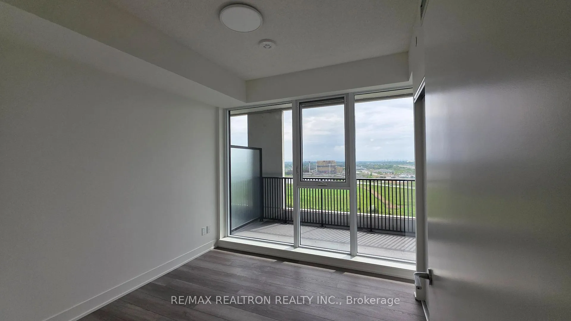 Photo 18 of Unit 1520, 56 Andre De Grasse Street, Markham, Unionville — HOMEH