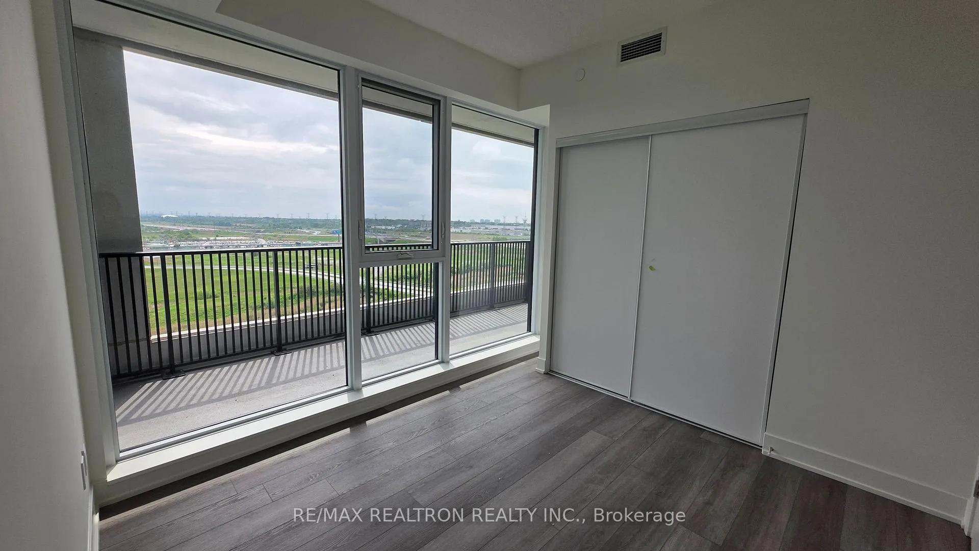 Photo 19 of Unit 1520, 56 Andre De Grasse Street, Markham, Unionville — HOMEH