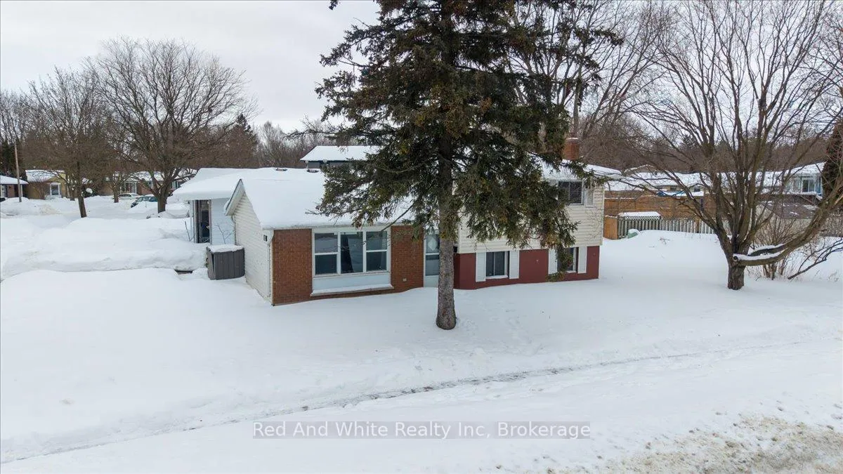 Photo 1 of 400 Midwood Crescent, Waterloo — HOMEH