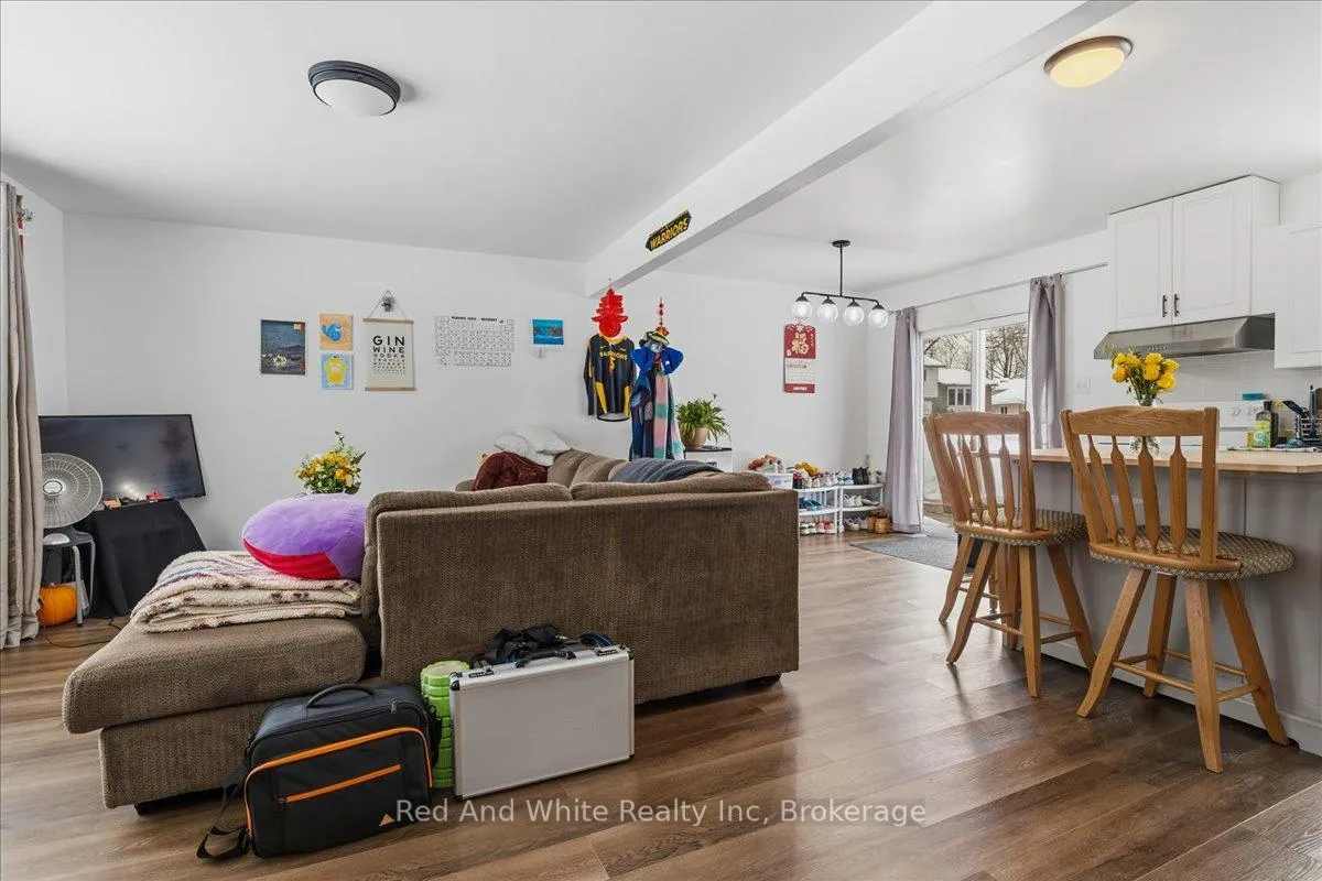 Photo 8 of 400 Midwood Crescent, Waterloo — HOMEH