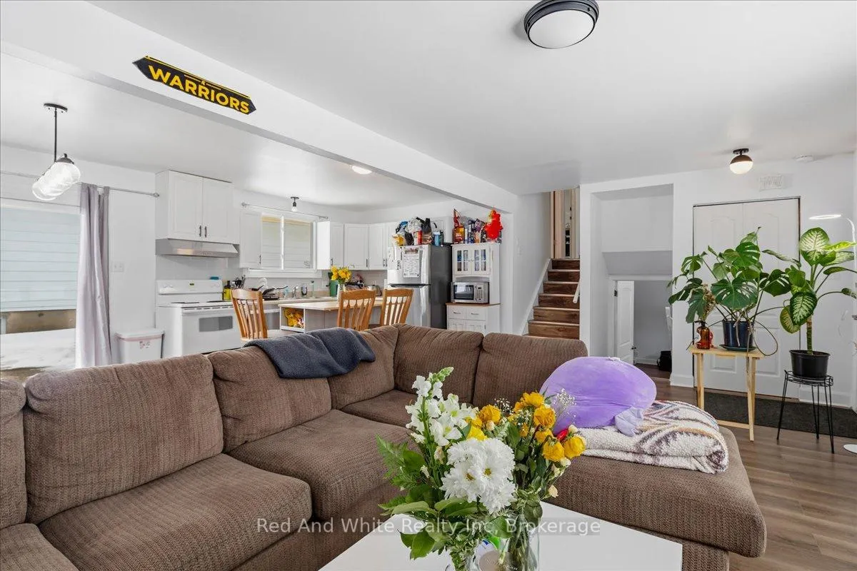 Photo 9 of 400 Midwood Crescent, Waterloo — HOMEH