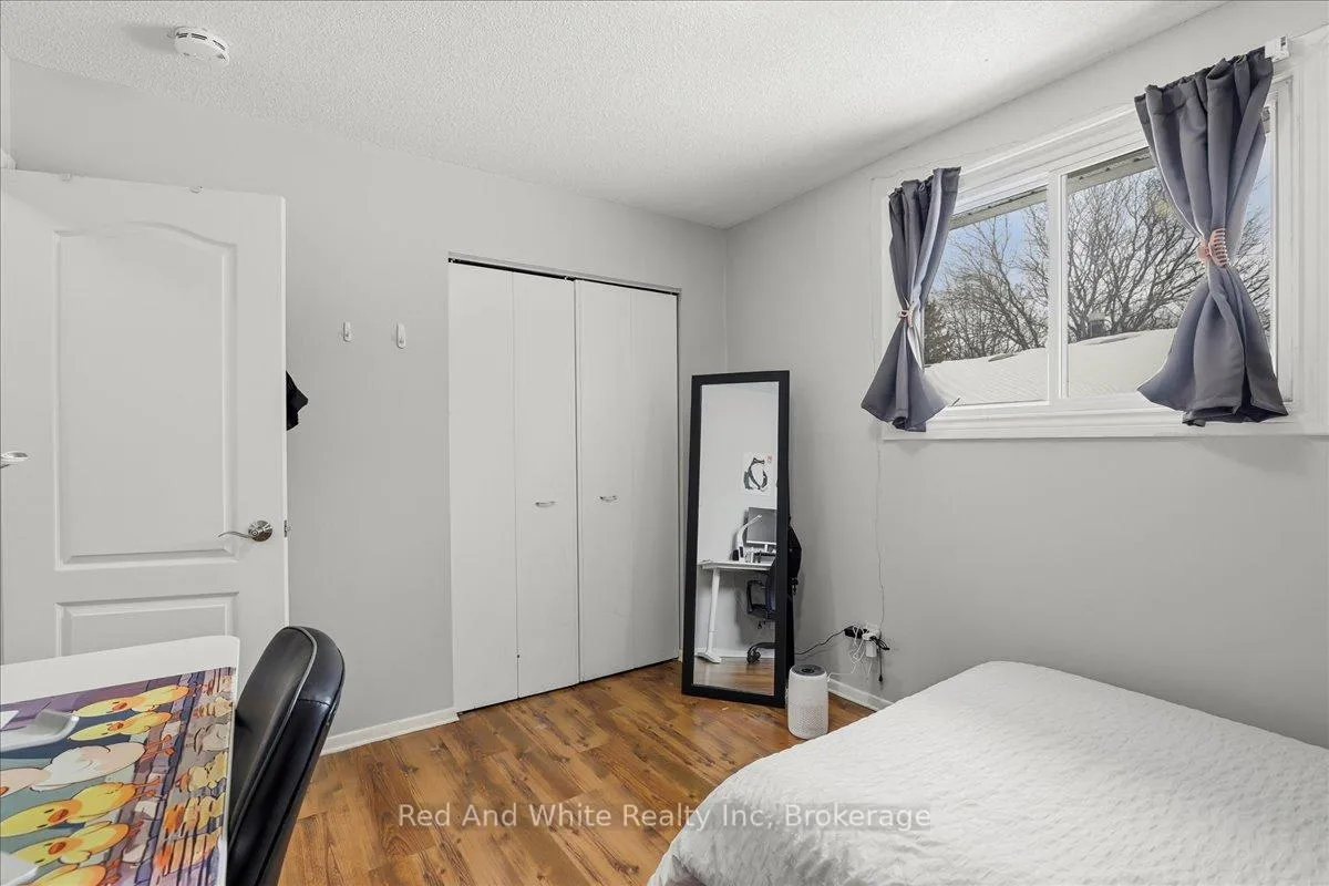 Photo 13 of 400 Midwood Crescent, Waterloo — HOMEH