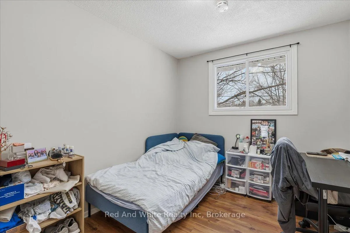 Photo 14 of 400 Midwood Crescent, Waterloo — HOMEH