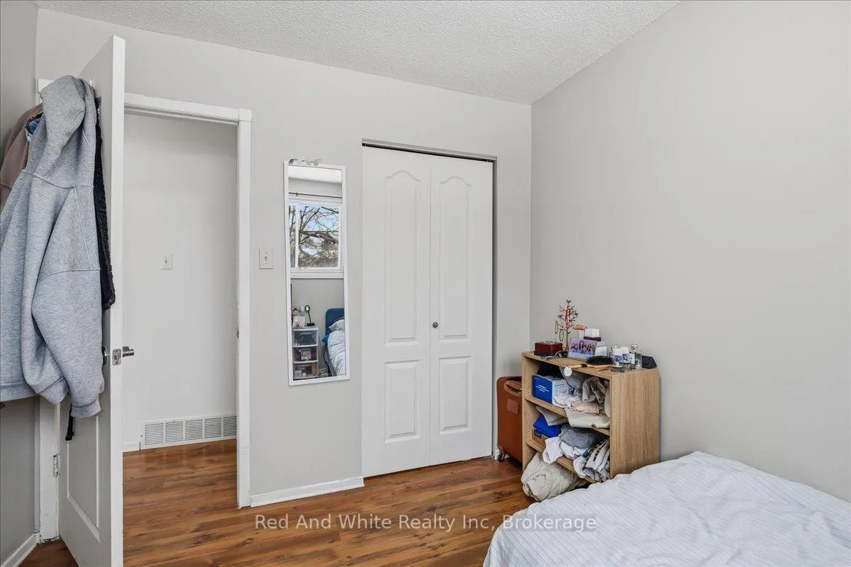 Photo 15 of 400 Midwood Crescent, Waterloo — HOMEH