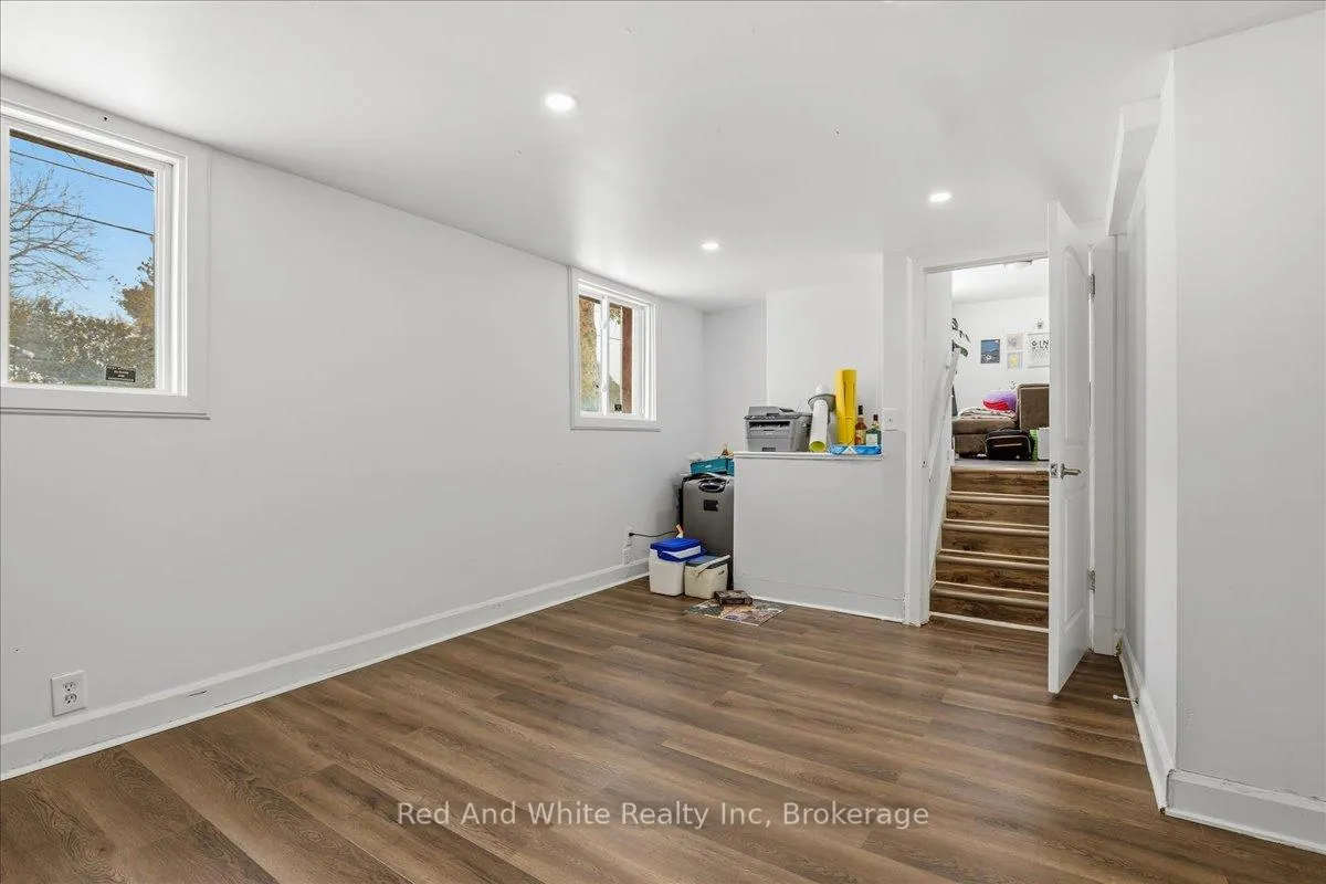 Photo 19 of 400 Midwood Crescent, Waterloo — HOMEH