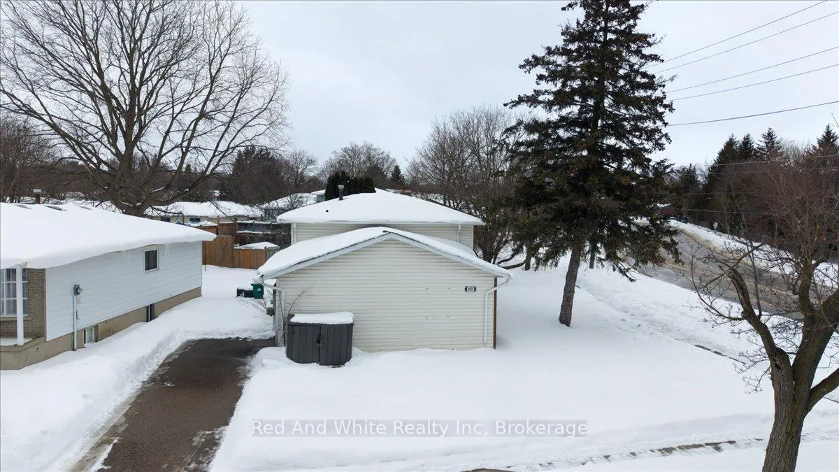 Photo 21 of 400 Midwood Crescent, Waterloo — HOMEH