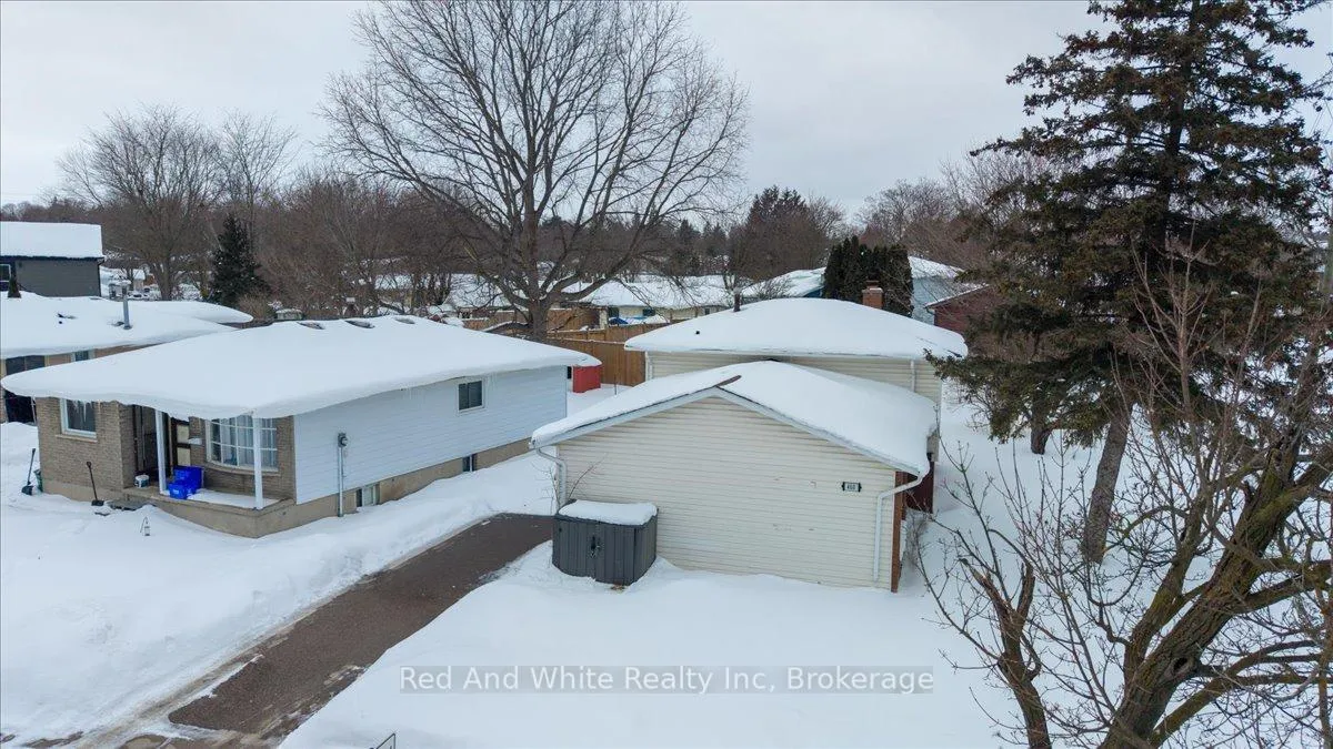 Photo 22 of 400 Midwood Crescent, Waterloo — HOMEH