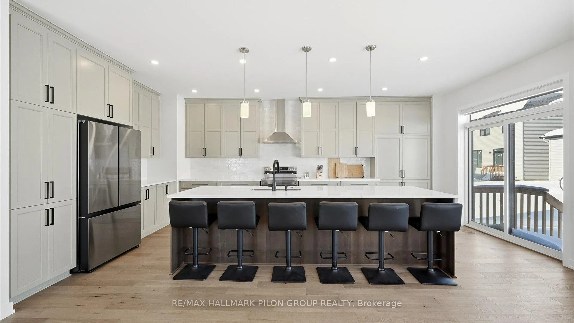 Photo 2 of 272 Cornice Street, Ottawa, Mer Bleue/Bradley Estates/Anderson Park — HOMEH