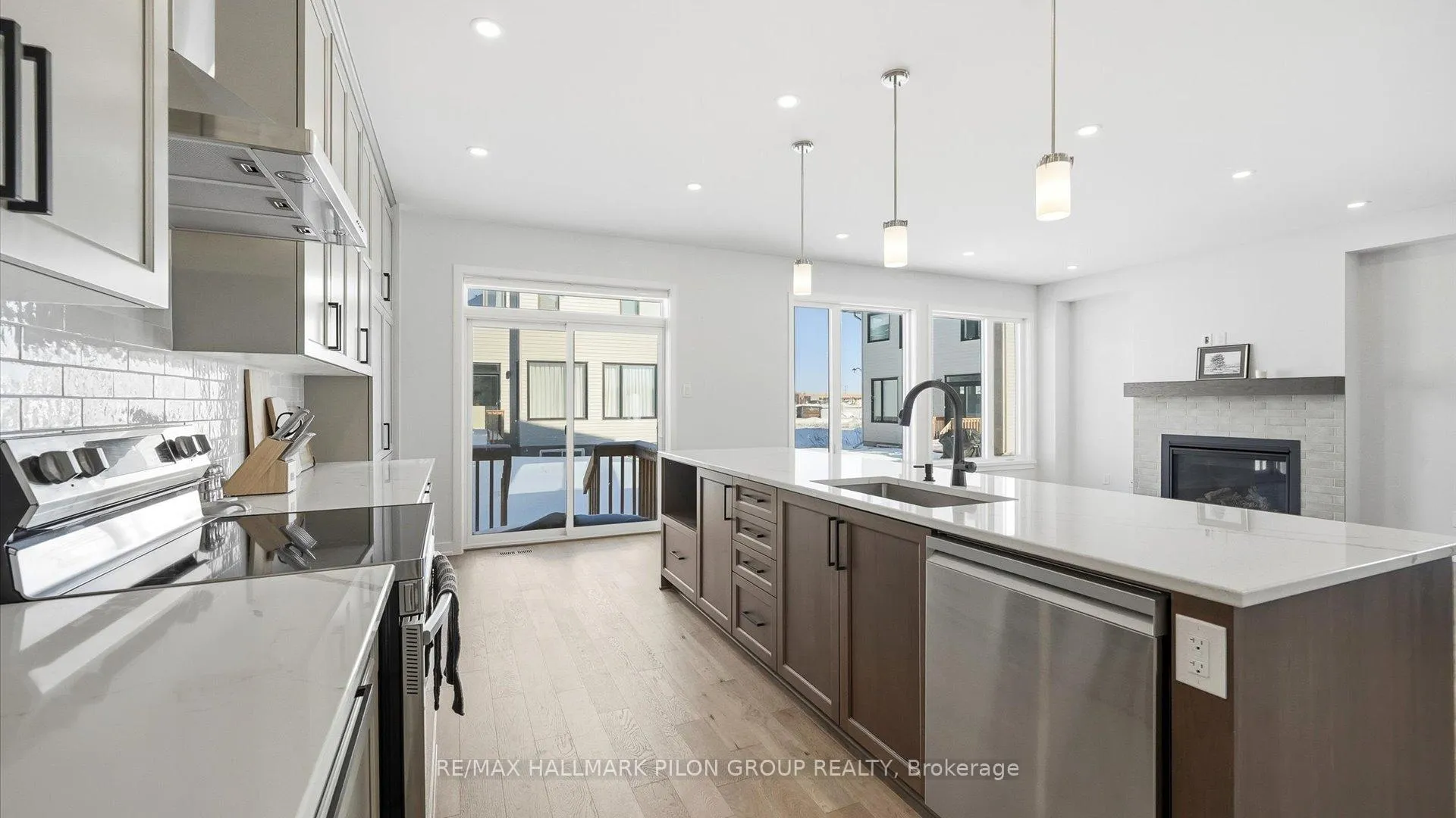 Photo 4 of 272 Cornice Street, Ottawa, Mer Bleue/Bradley Estates/Anderson Park — HOMEH