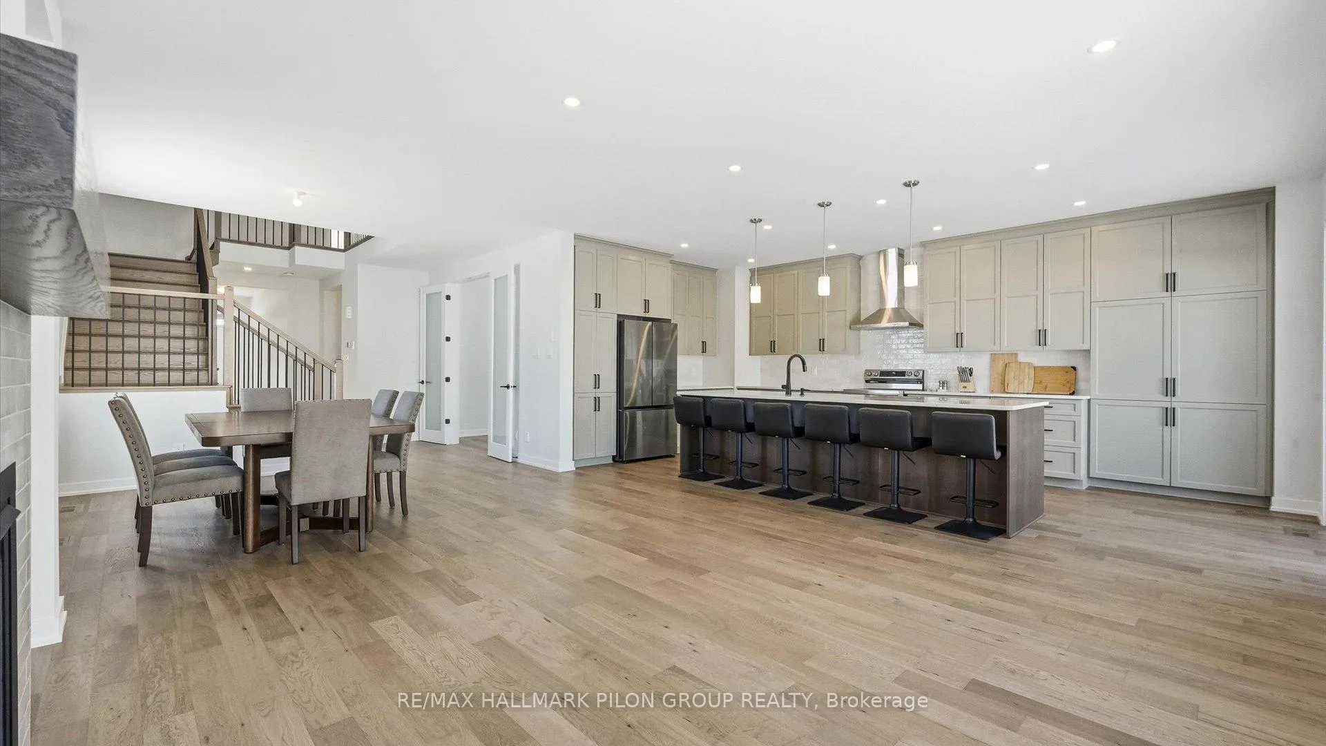 Photo 5 of 272 Cornice Street, Ottawa, Mer Bleue/Bradley Estates/Anderson Park — HOMEH