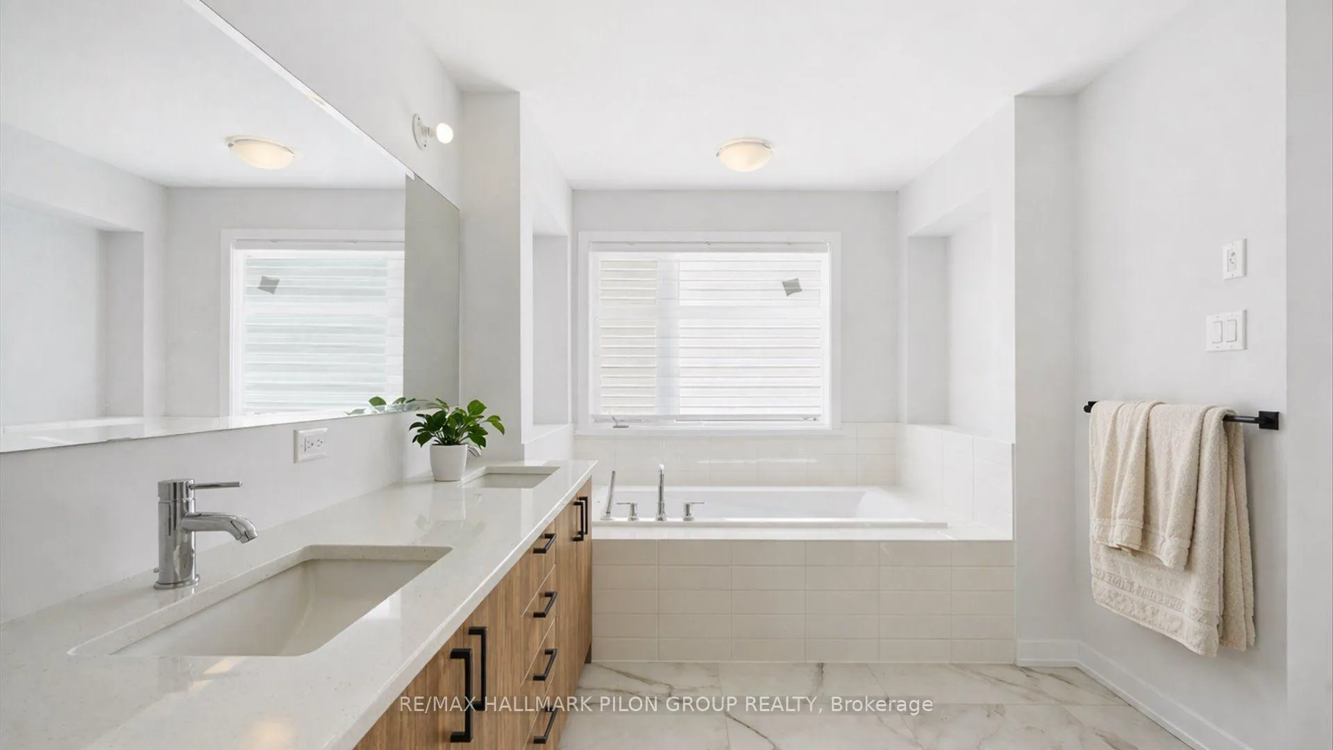 Photo 12 of 272 Cornice Street, Ottawa, Mer Bleue/Bradley Estates/Anderson Park — HOMEH