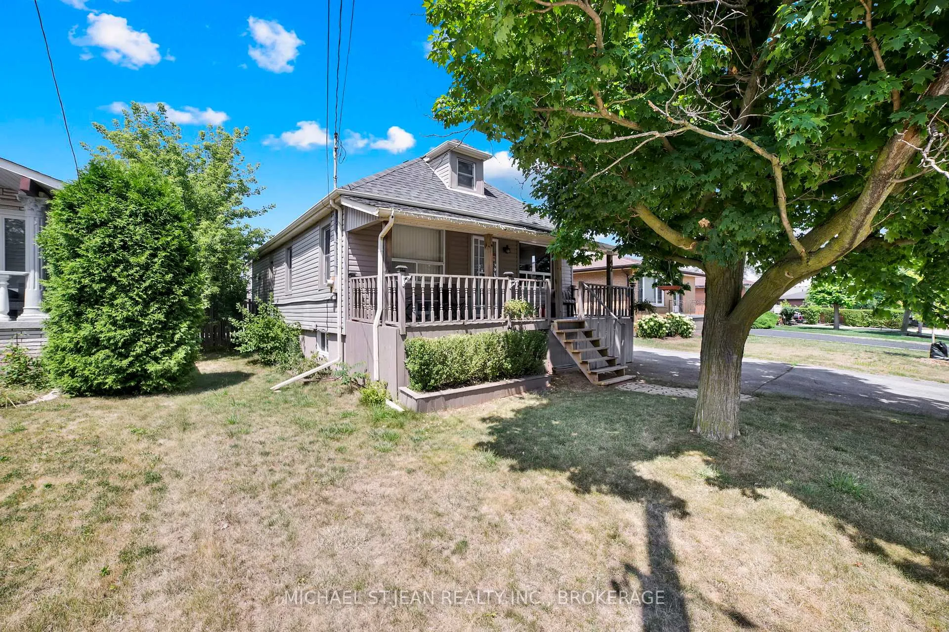 Photo 2 of 47 Worsley Road, Hamilton, Stoney Creek — HOMEH