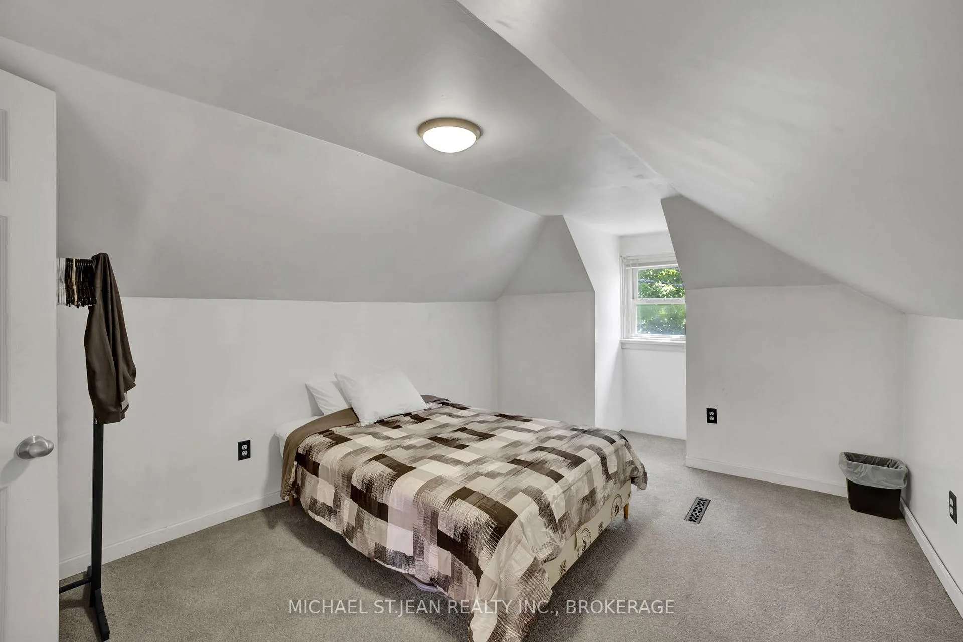 Photo 18 of 47 Worsley Road, Hamilton, Stoney Creek — HOMEH