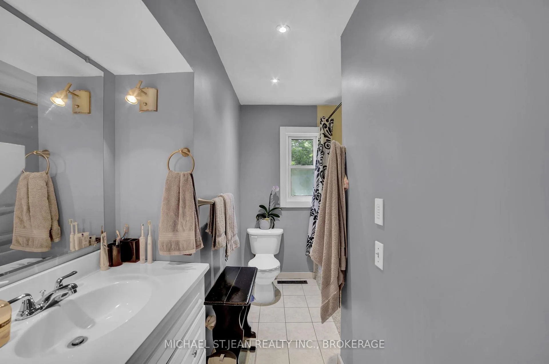 Photo 20 of 47 Worsley Road, Hamilton, Stoney Creek — HOMEH