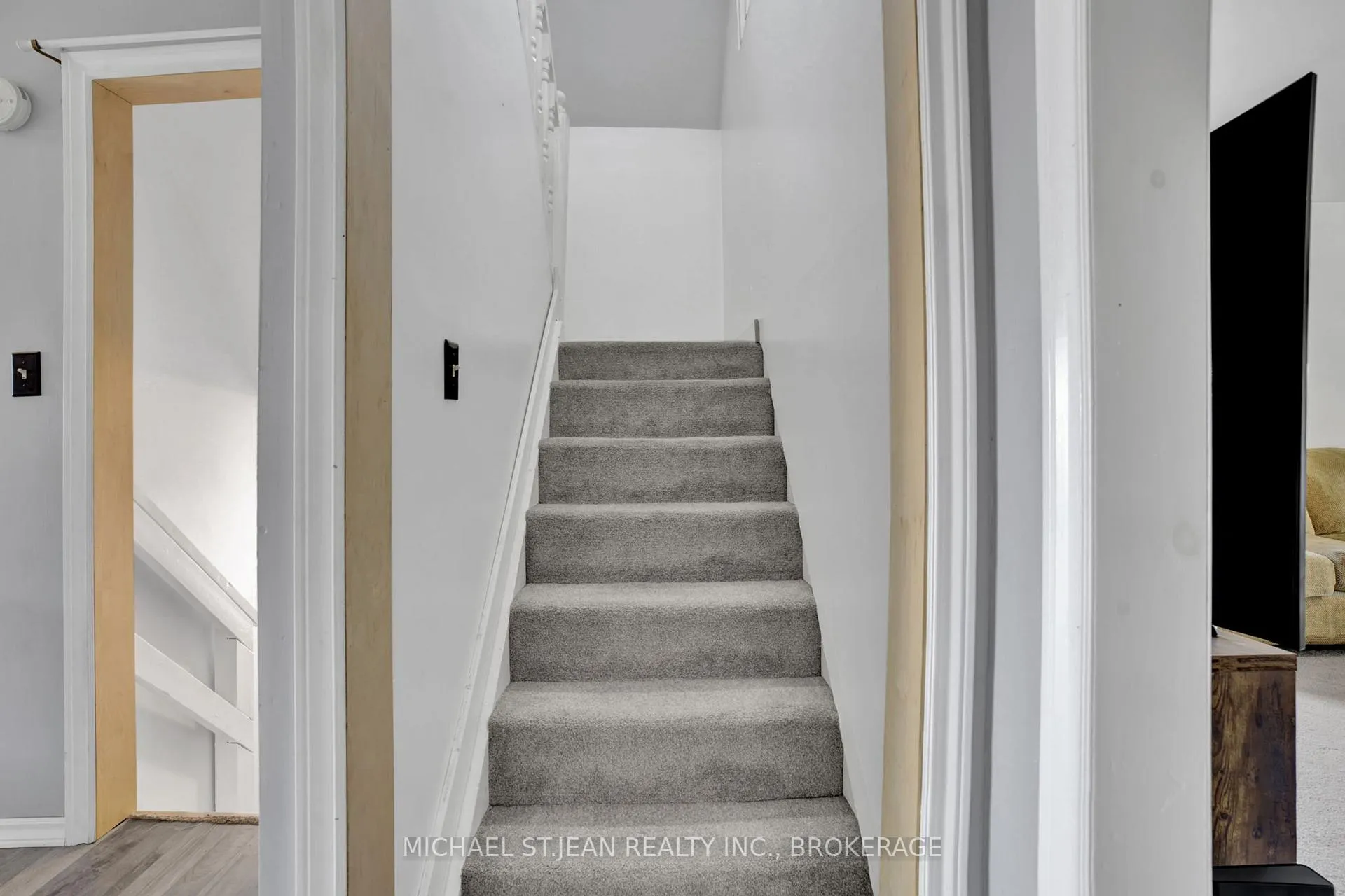 Photo 21 of 47 Worsley Road, Hamilton, Stoney Creek — HOMEH