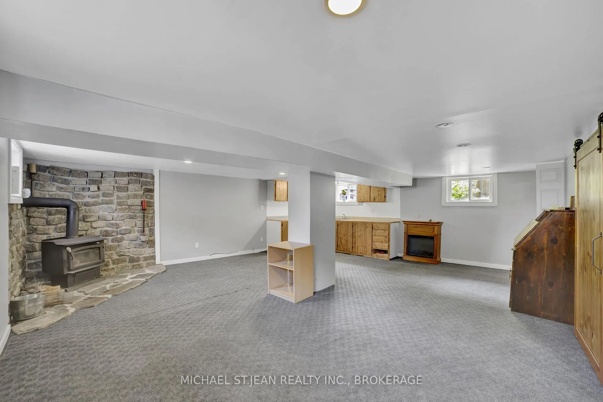 Photo 23 of 47 Worsley Road, Hamilton, Stoney Creek — HOMEH