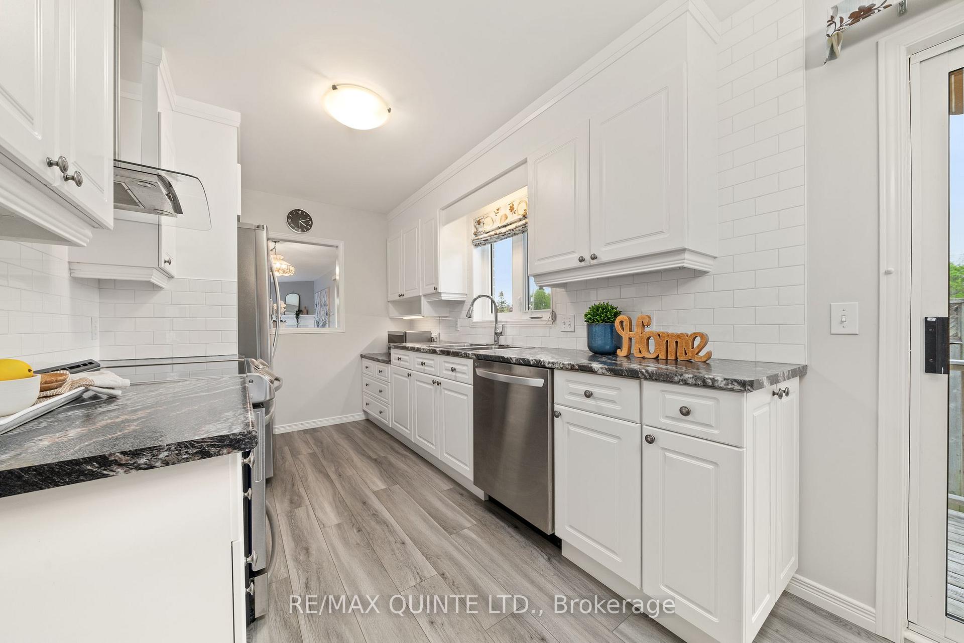 Photo 13 of 6 Pinegrove Court, Belleville, Belleville Ward — HOMEH