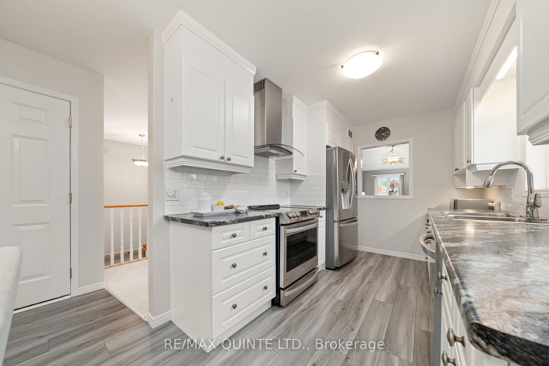 Photo 14 of 6 Pinegrove Court, Belleville, Belleville Ward — HOMEH