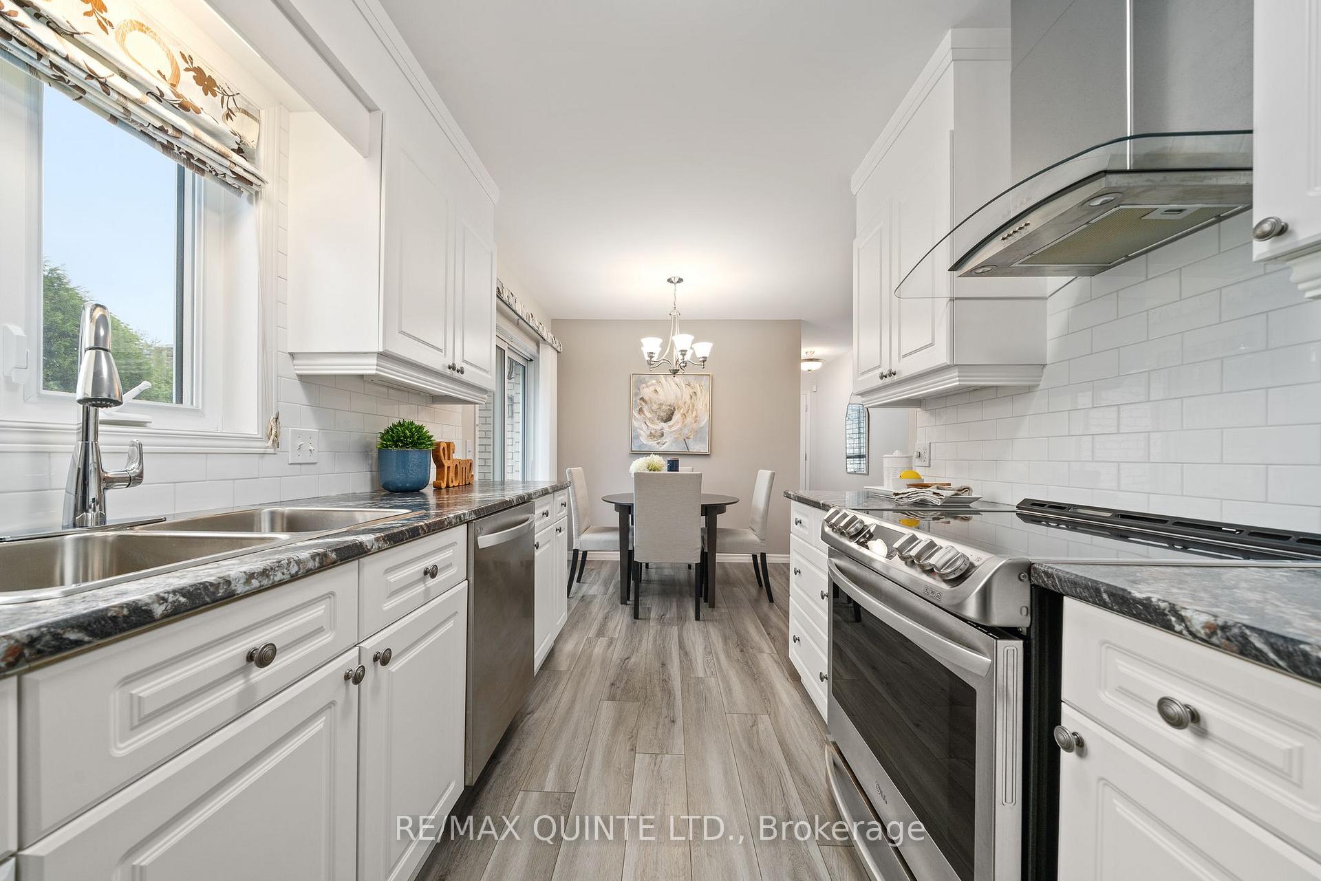 Photo 15 of 6 Pinegrove Court, Belleville, Belleville Ward — HOMEH