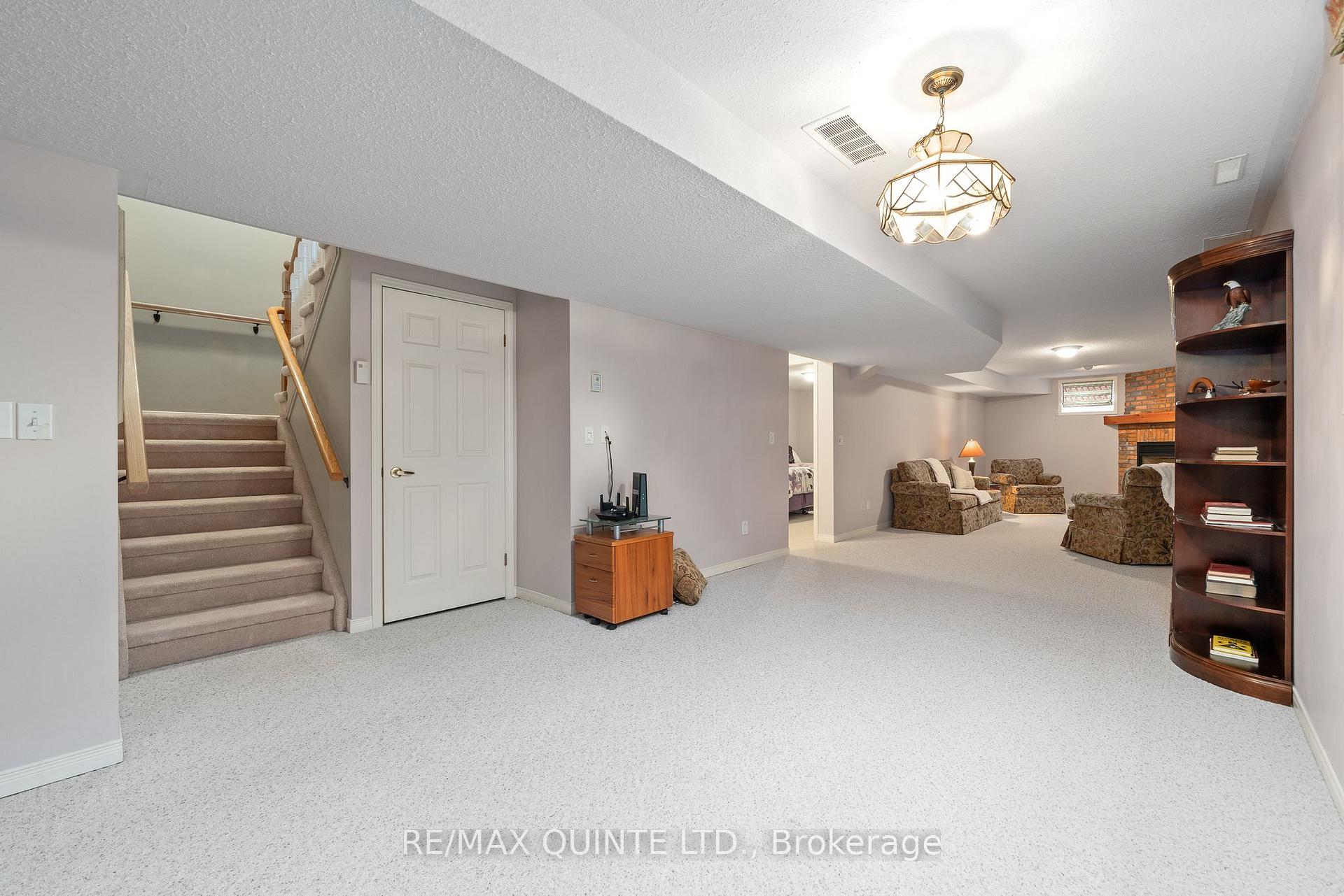 Photo 29 of 6 Pinegrove Court, Belleville, Belleville Ward — HOMEH