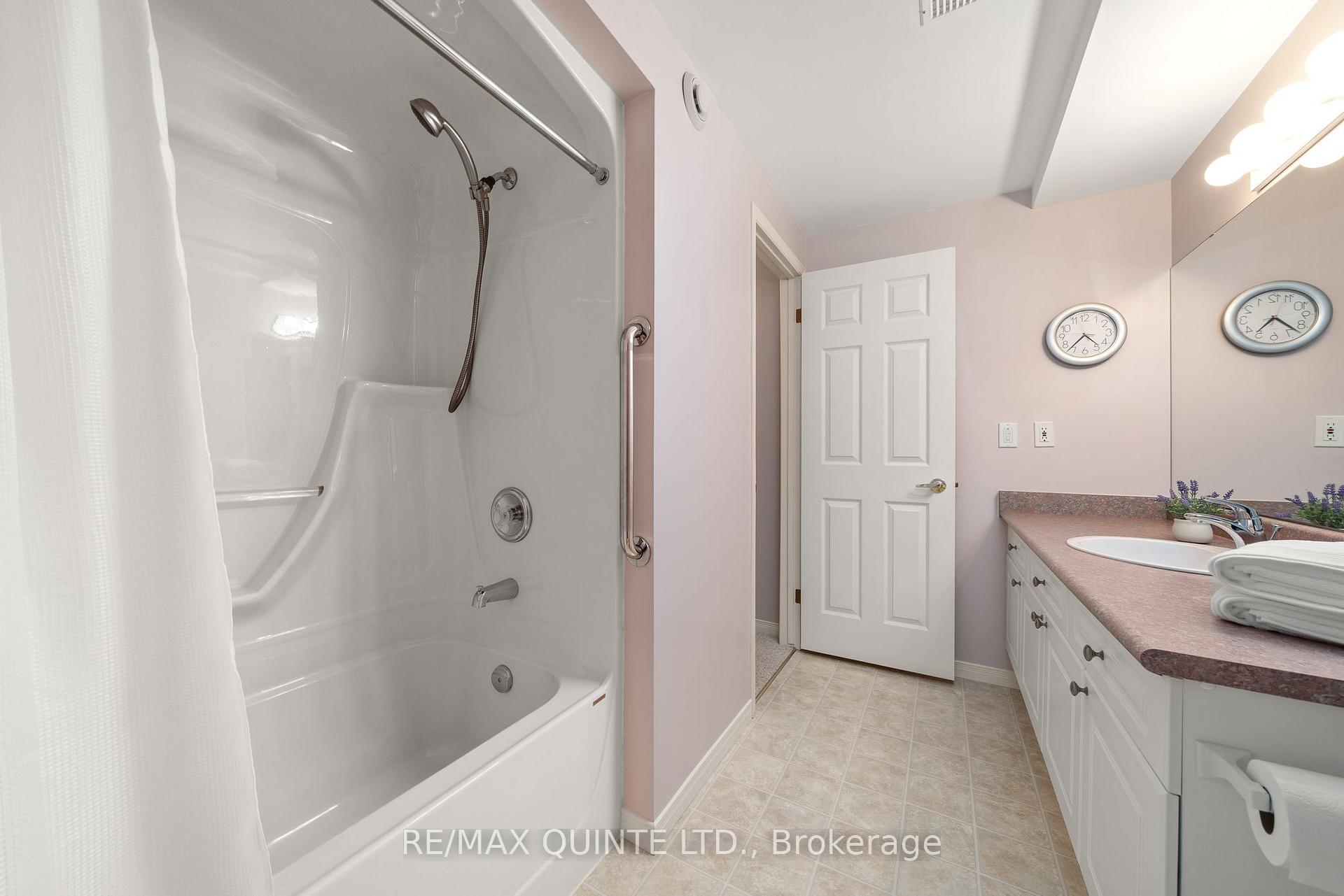 Photo 34 of 6 Pinegrove Court, Belleville, Belleville Ward — HOMEH