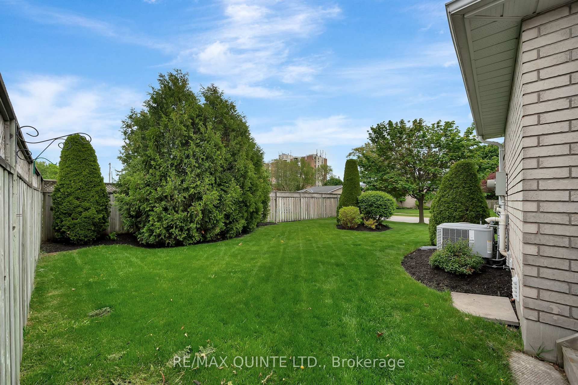 Photo 42 of 6 Pinegrove Court, Belleville, Belleville Ward — HOMEH